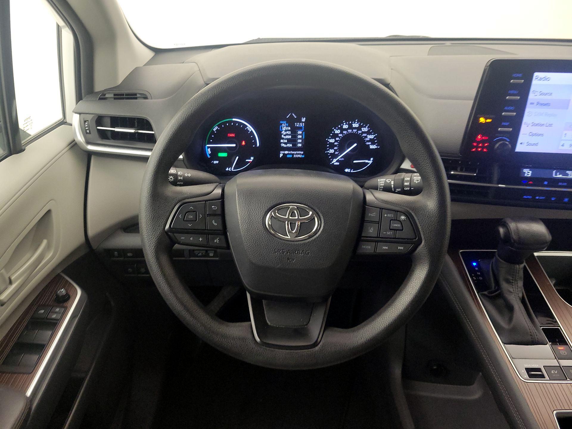 Thumbnail: 2024 Toyota Sienna - 10