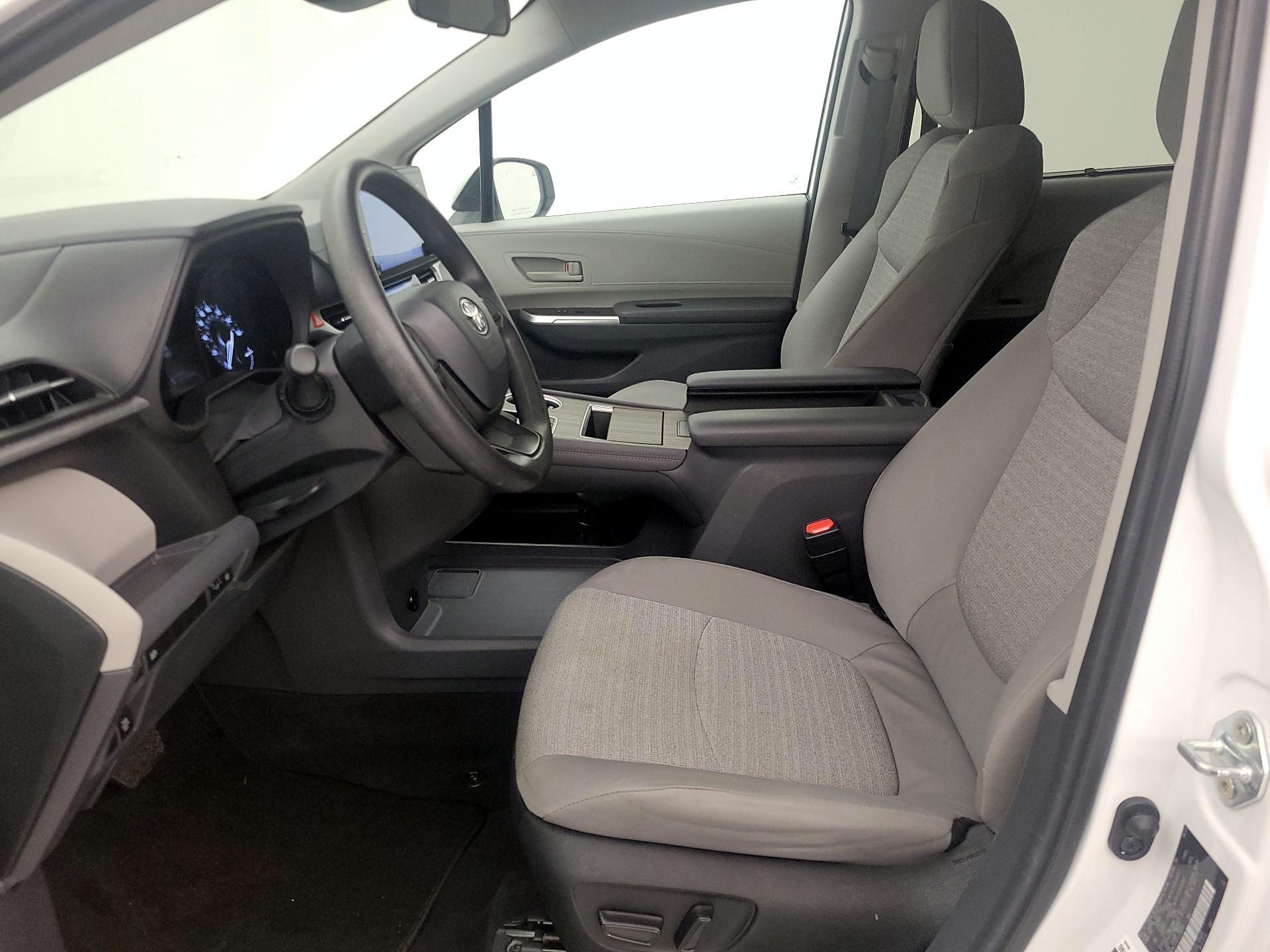 Thumbnail: 2024 Toyota Sienna - 11