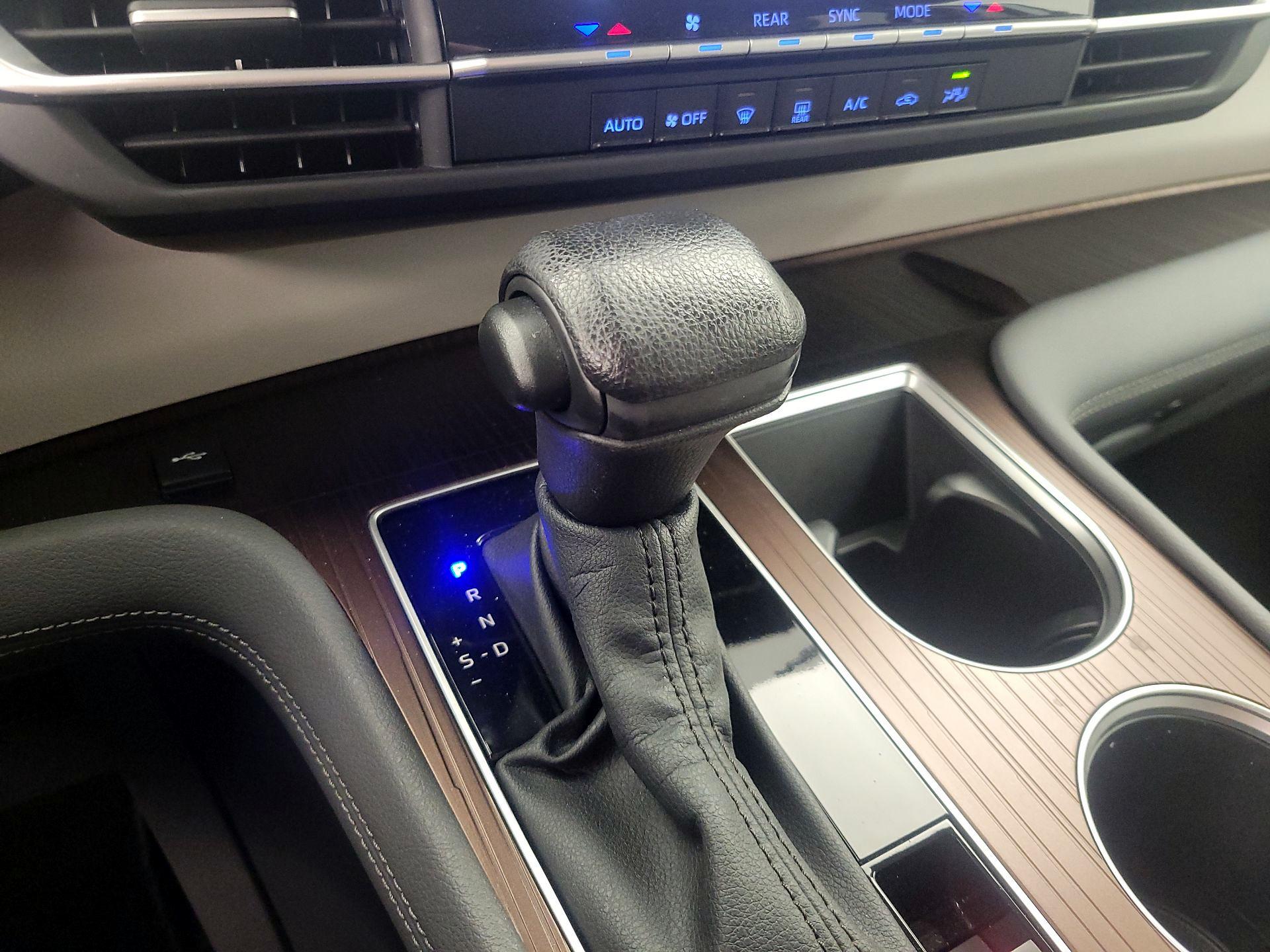 Thumbnail: 2024 Toyota Sienna - 17