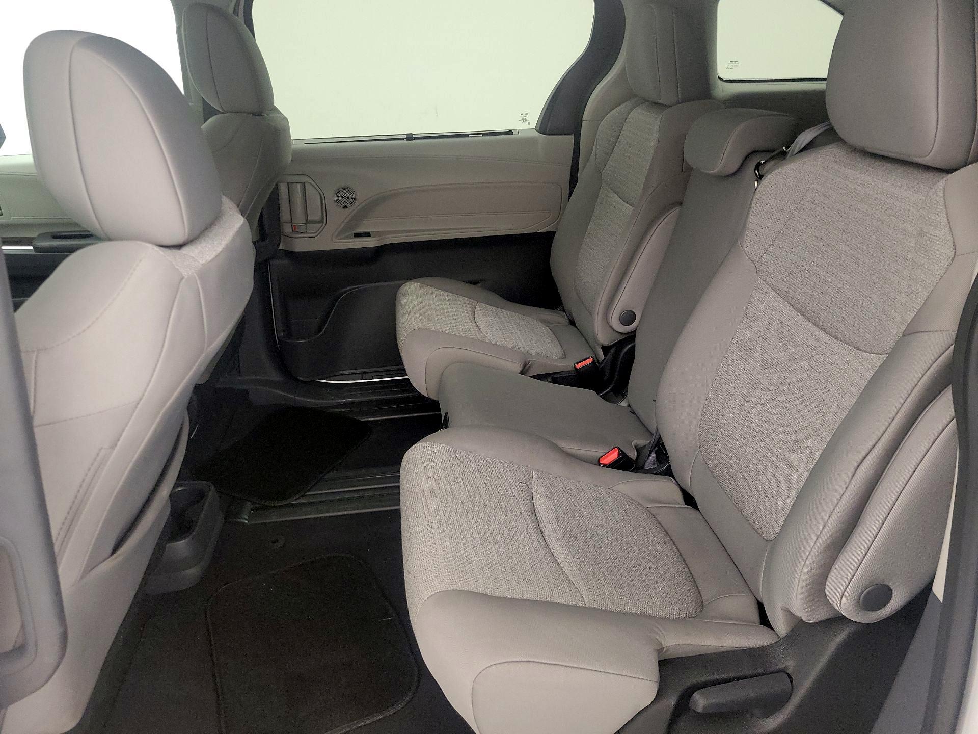 Thumbnail: 2024 Toyota Sienna - 19