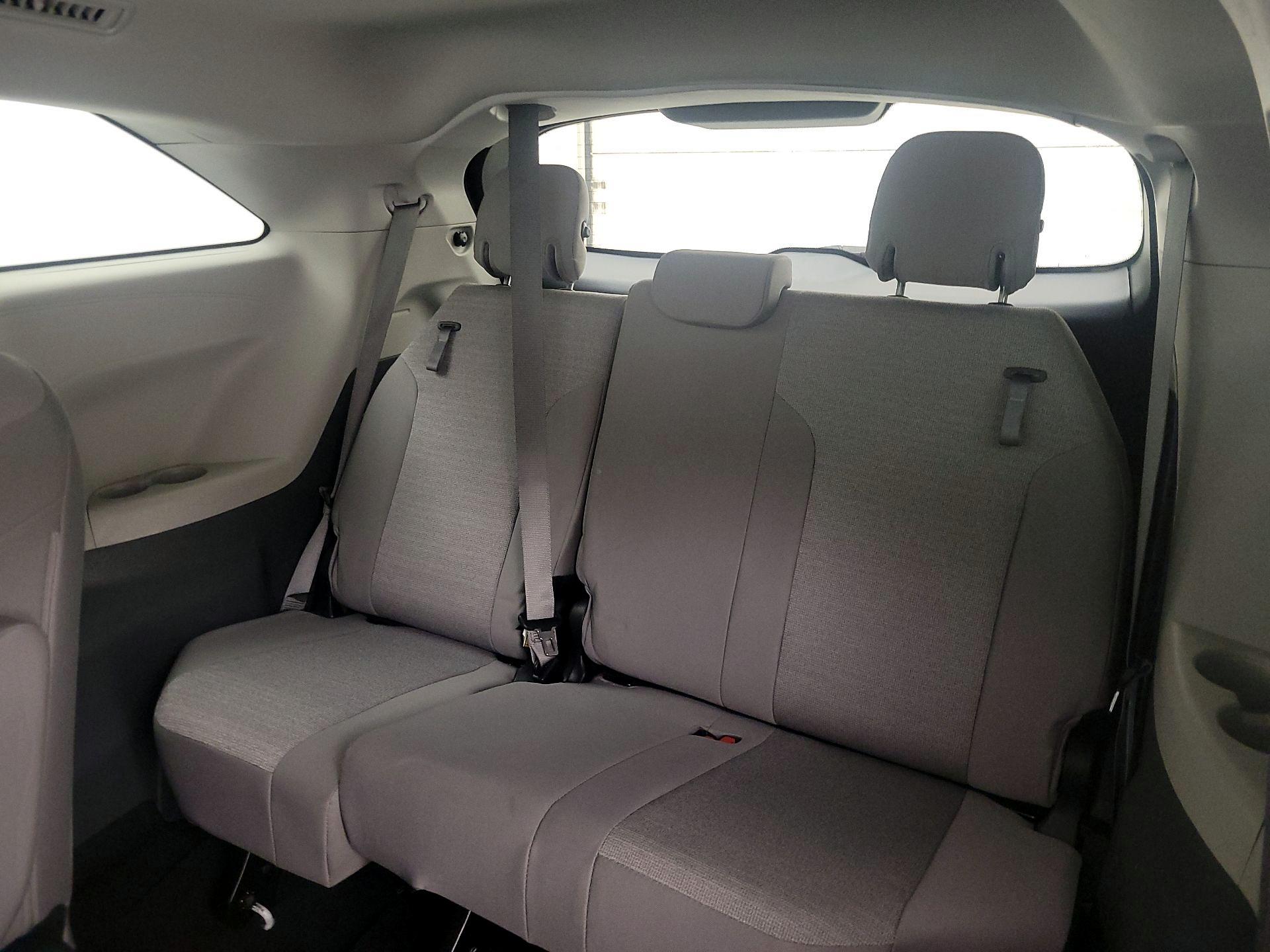 Thumbnail: 2024 Toyota Sienna - 20