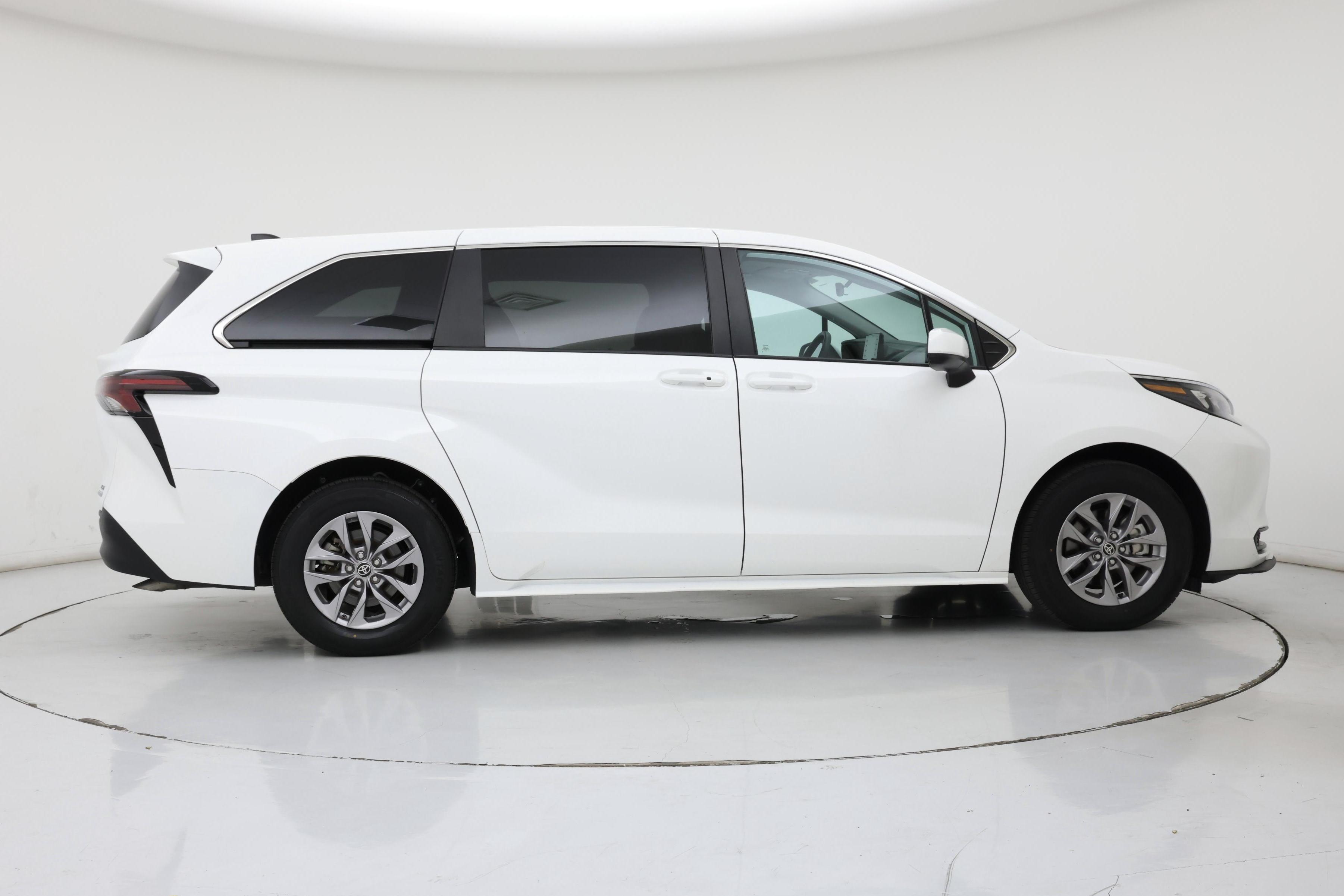 Thumbnail: 2024 Toyota Sienna - 7