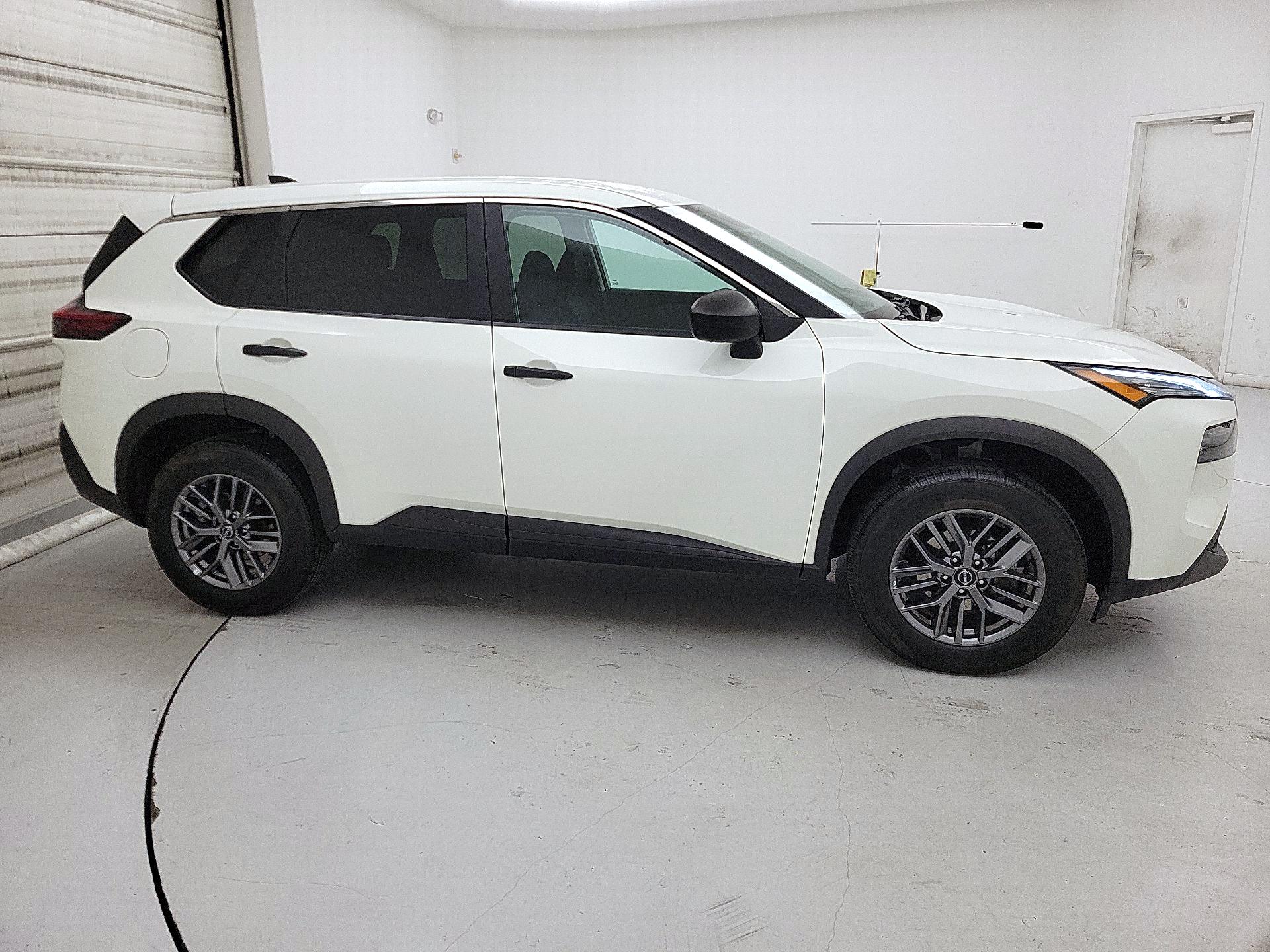 Thumbnail: 2023 Nissan Rogue - 4