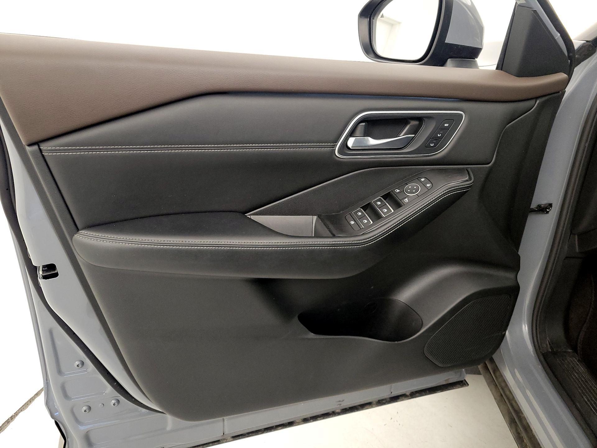 Thumbnail: 2021 Nissan Rogue - 12