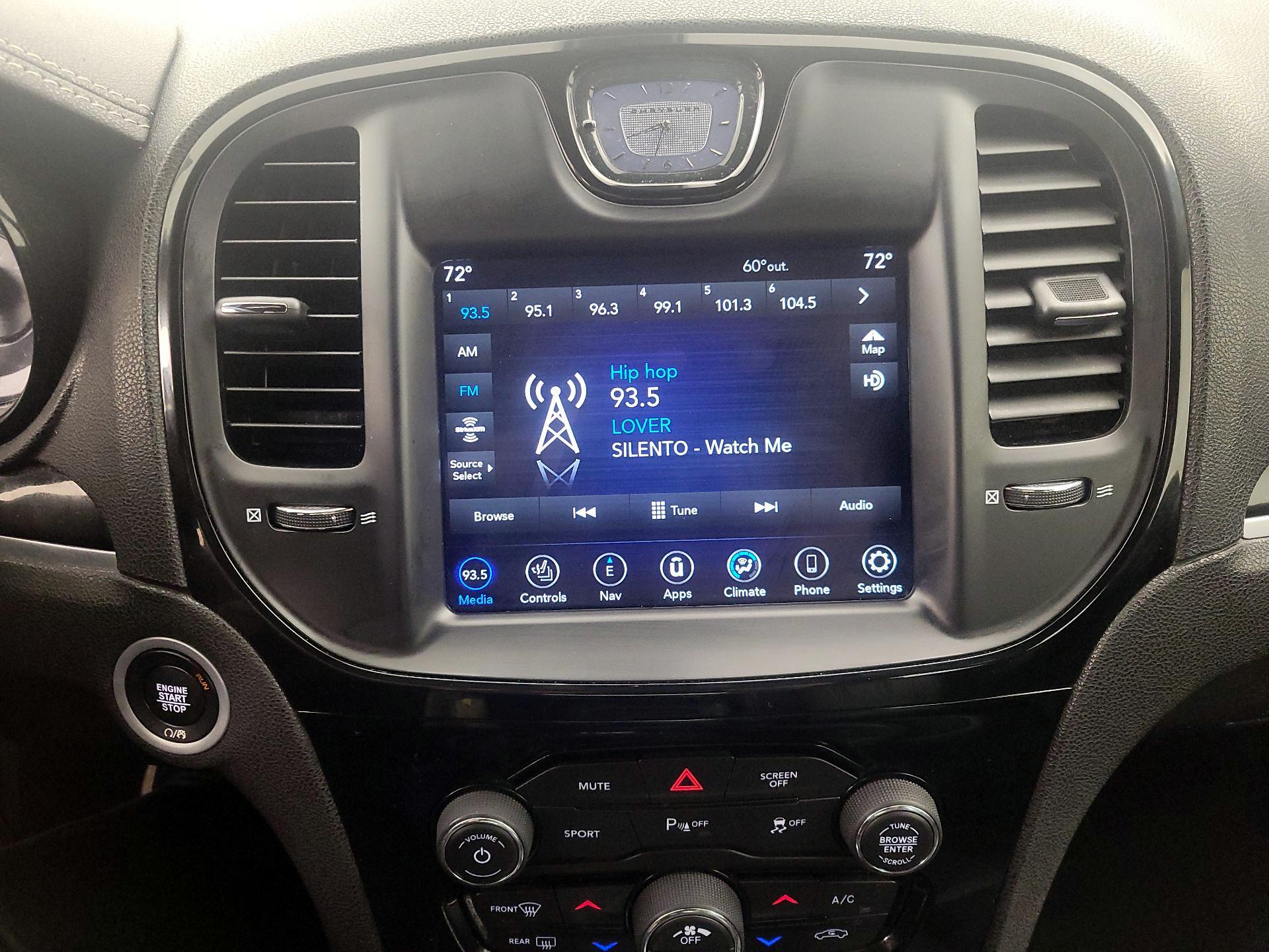 Thumbnail: 2023 Chrysler 300 - 16