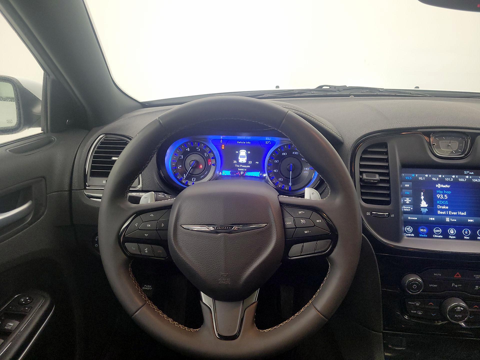 Thumbnail: 2023 Chrysler 300 - 10