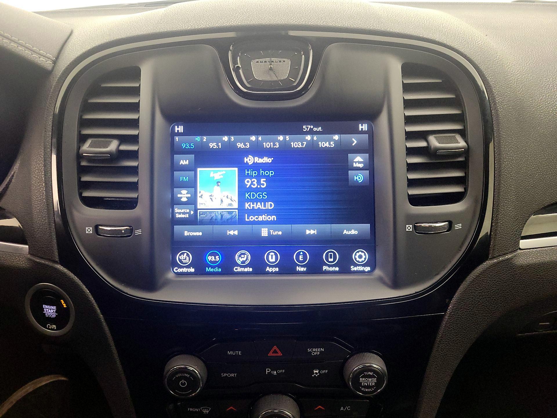 Thumbnail: 2023 Chrysler 300 - 16