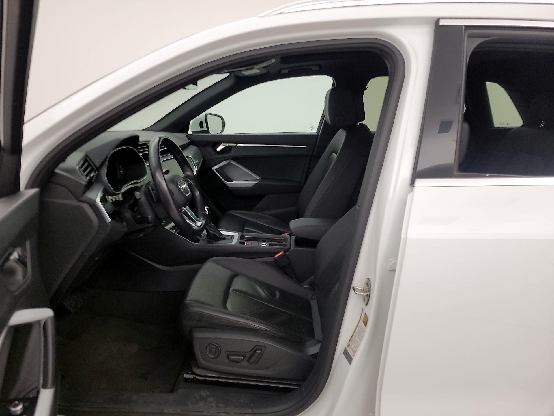 Thumbnail: 2023 Audi Q3 - 11