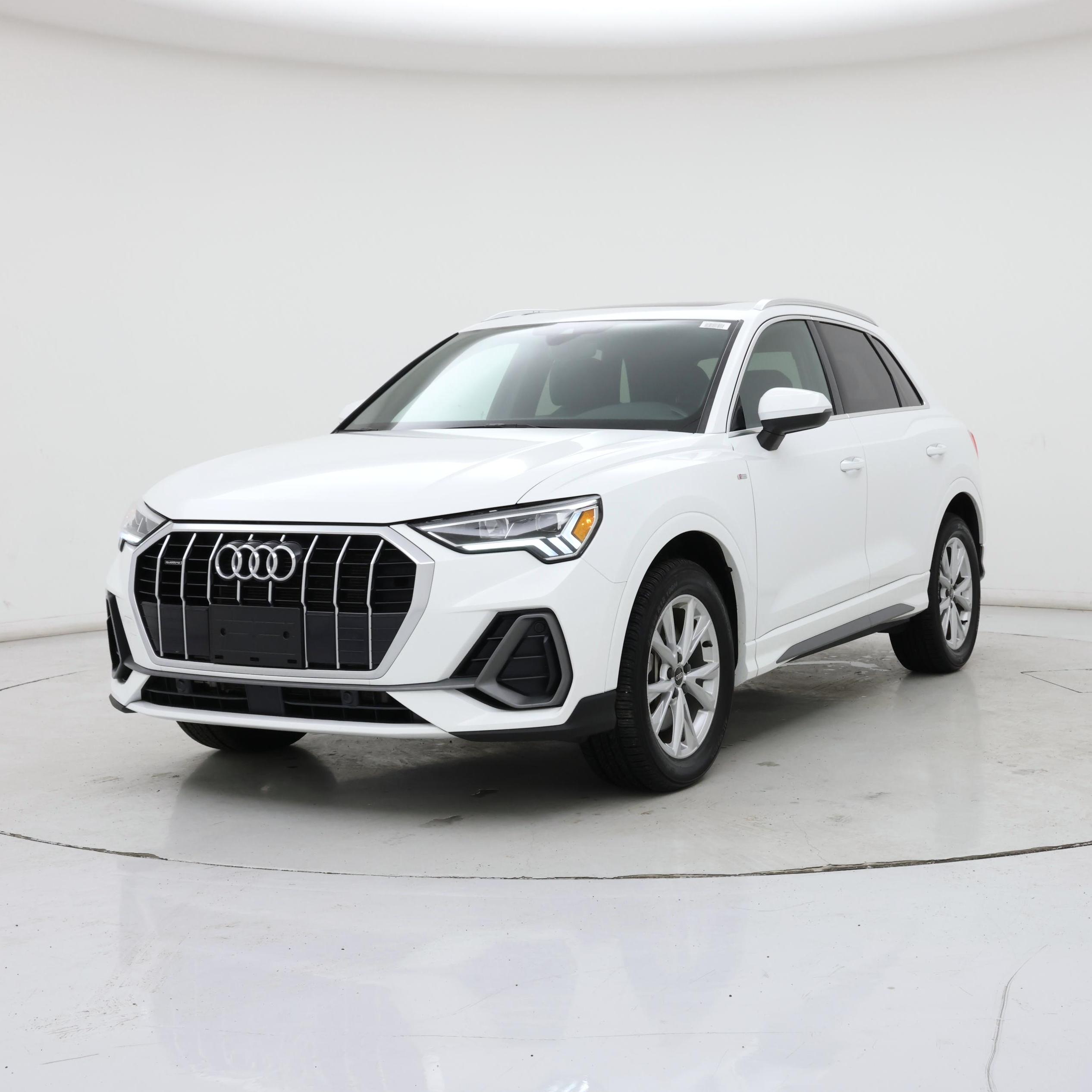 Thumbnail: 2023 Audi Q3 - 4