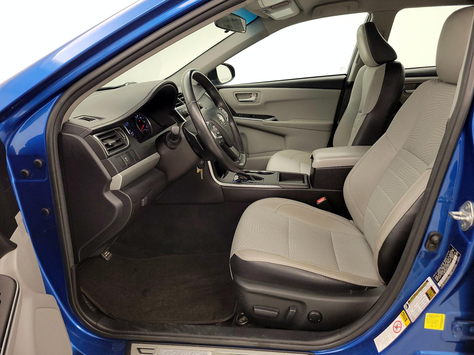 Thumbnail: 2017 Toyota Camry - 11