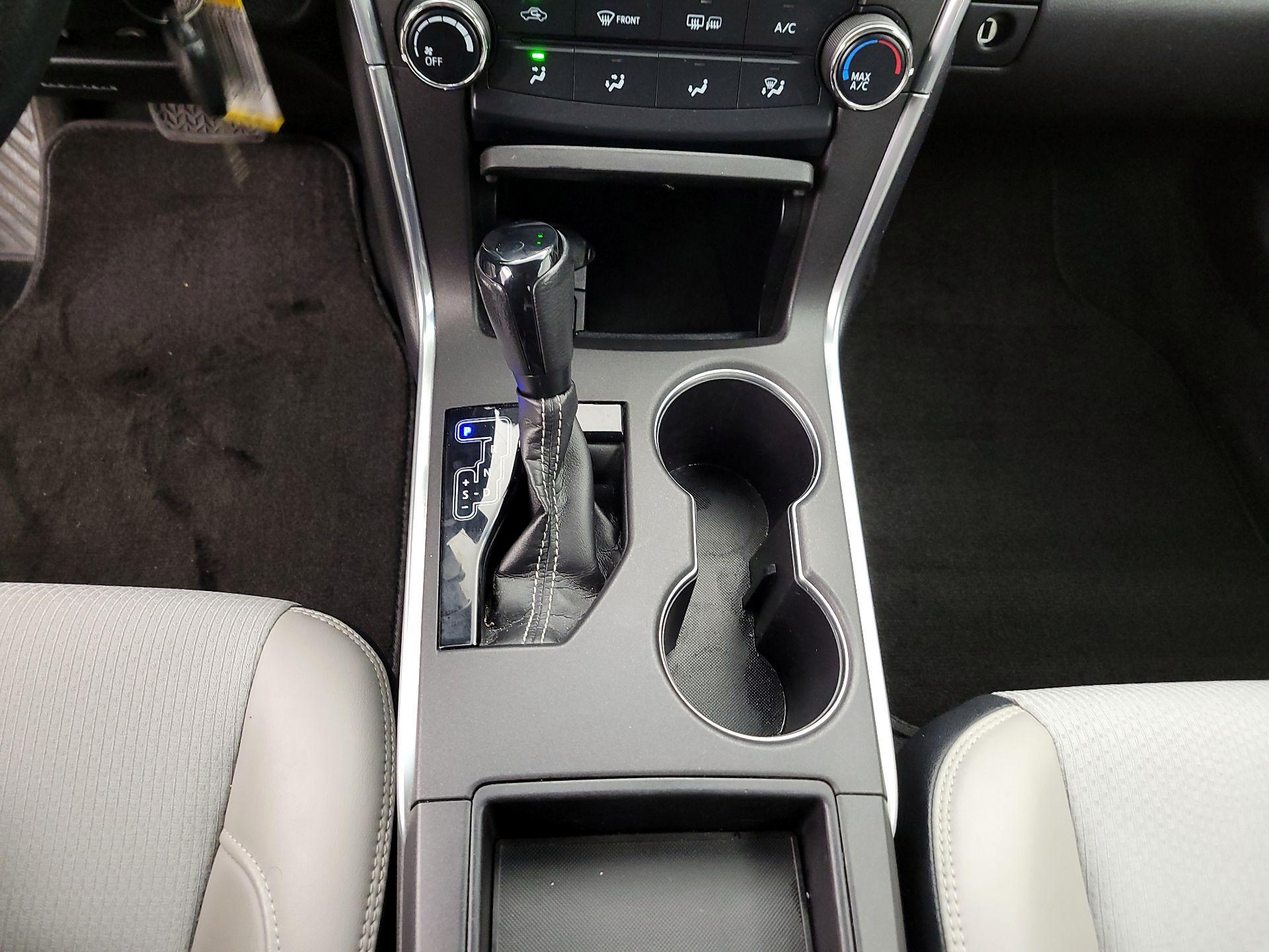 Thumbnail: 2017 Toyota Camry - 17