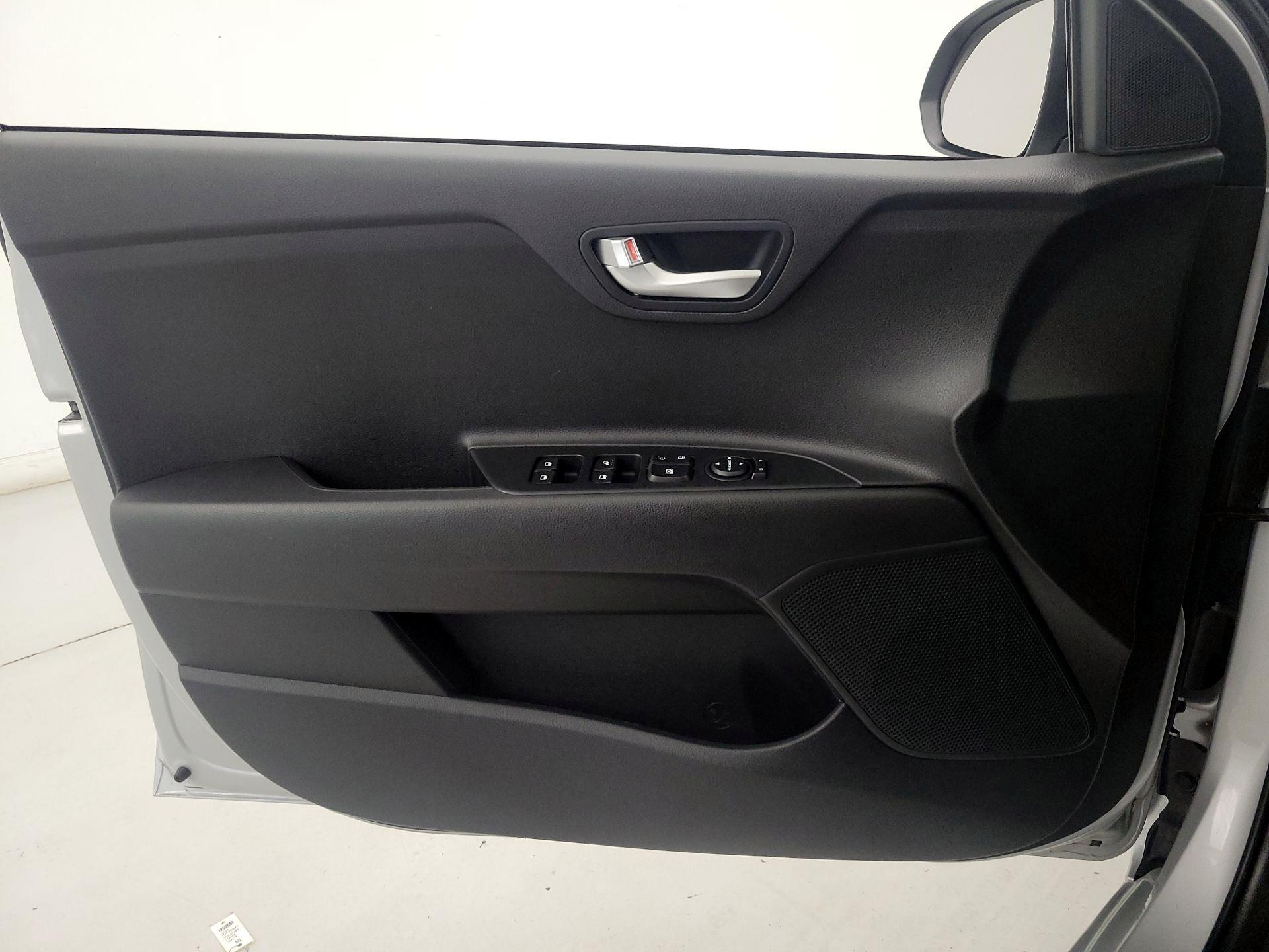 Thumbnail: 2023 Kia Rio - 12