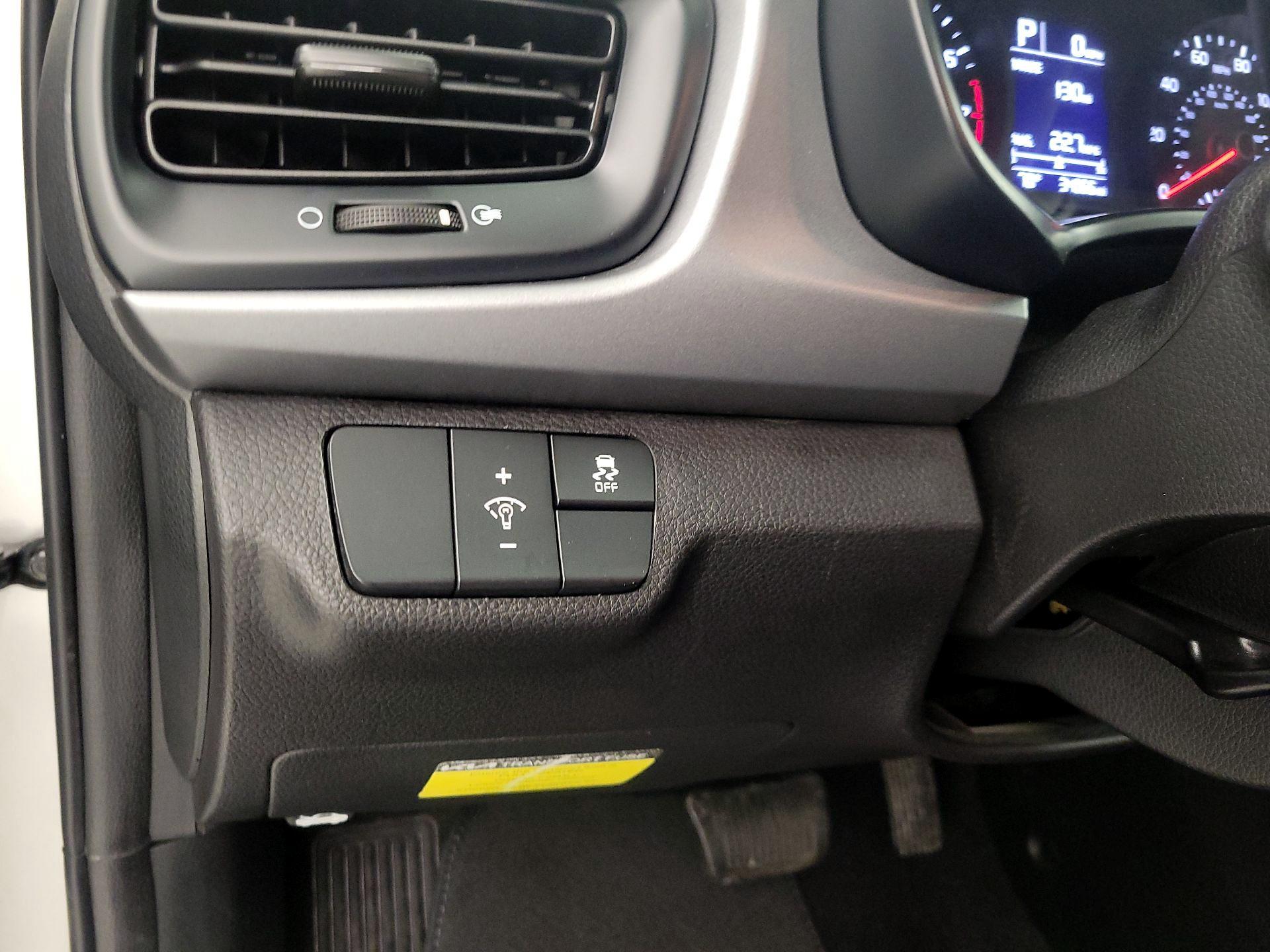 Thumbnail: 2023 Kia Rio - 13