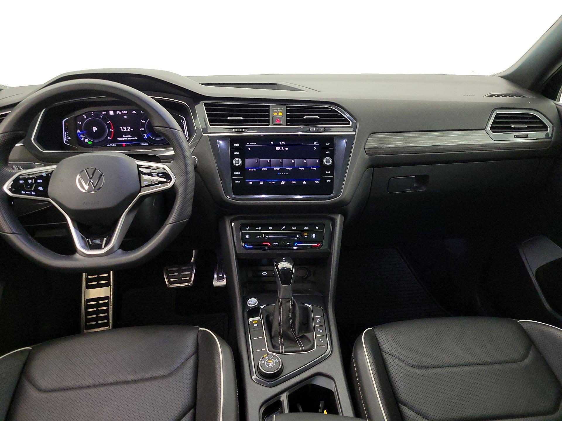 Thumbnail: 2022 Volkswagen Tiguan - 9