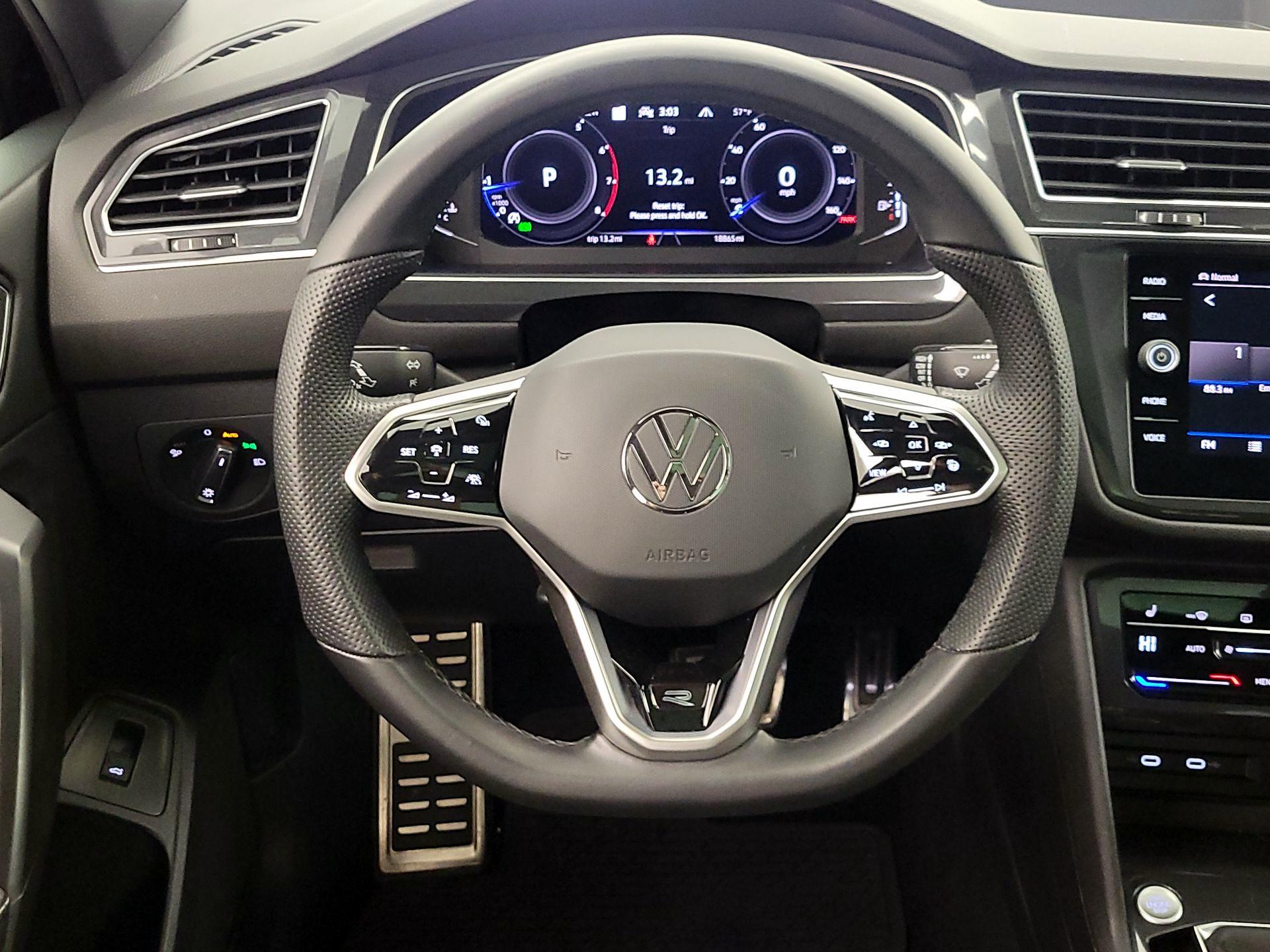 Thumbnail: 2022 Volkswagen Tiguan - 10