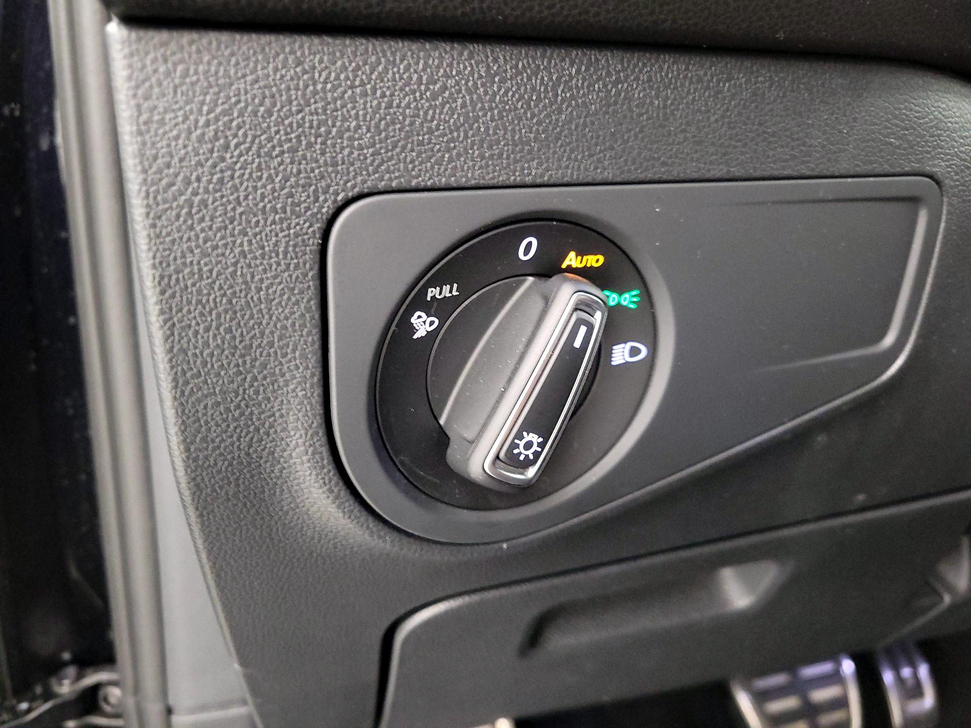 Thumbnail: 2022 Volkswagen Tiguan - 13