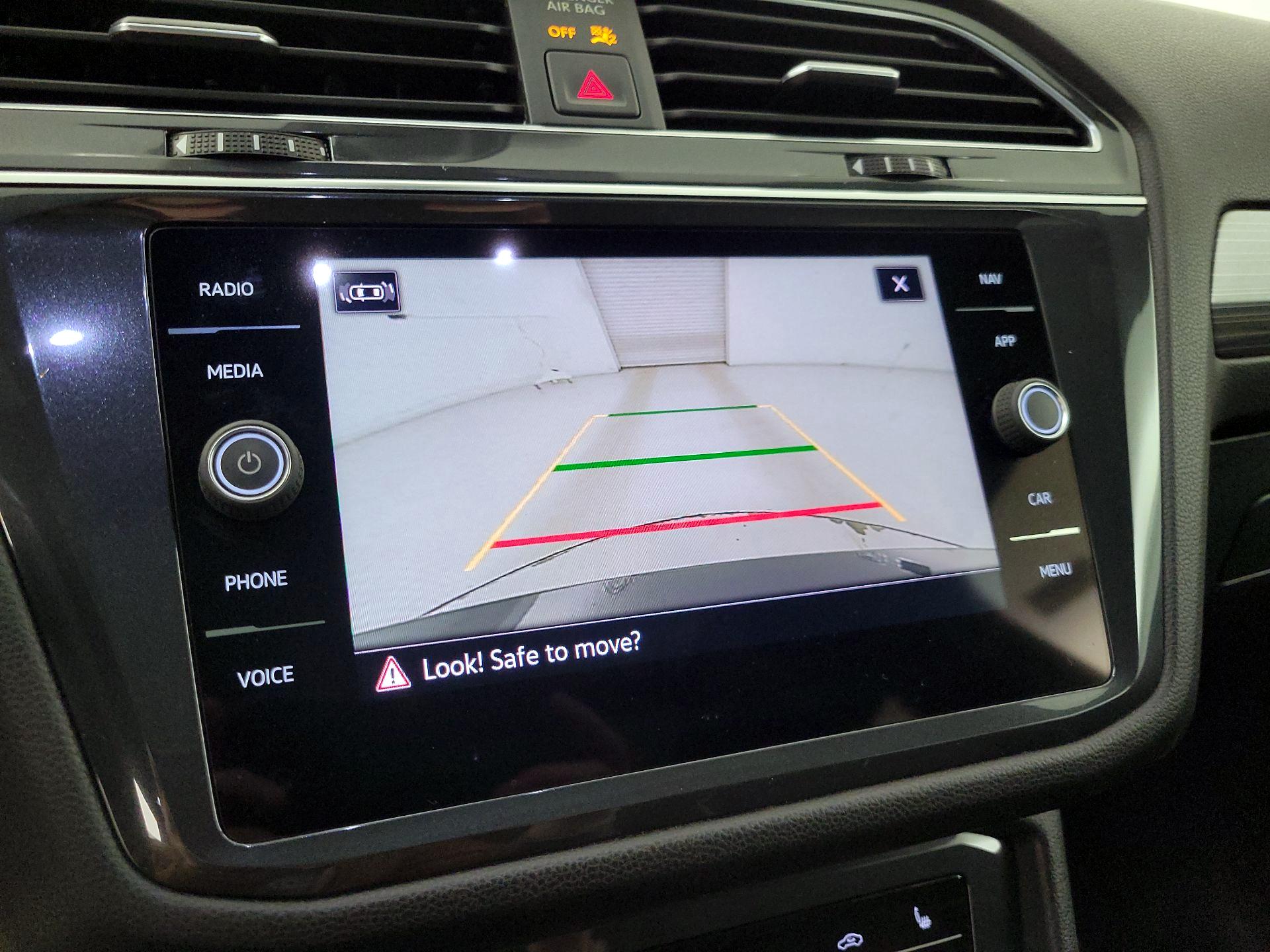 Thumbnail: 2022 Volkswagen Tiguan - 14