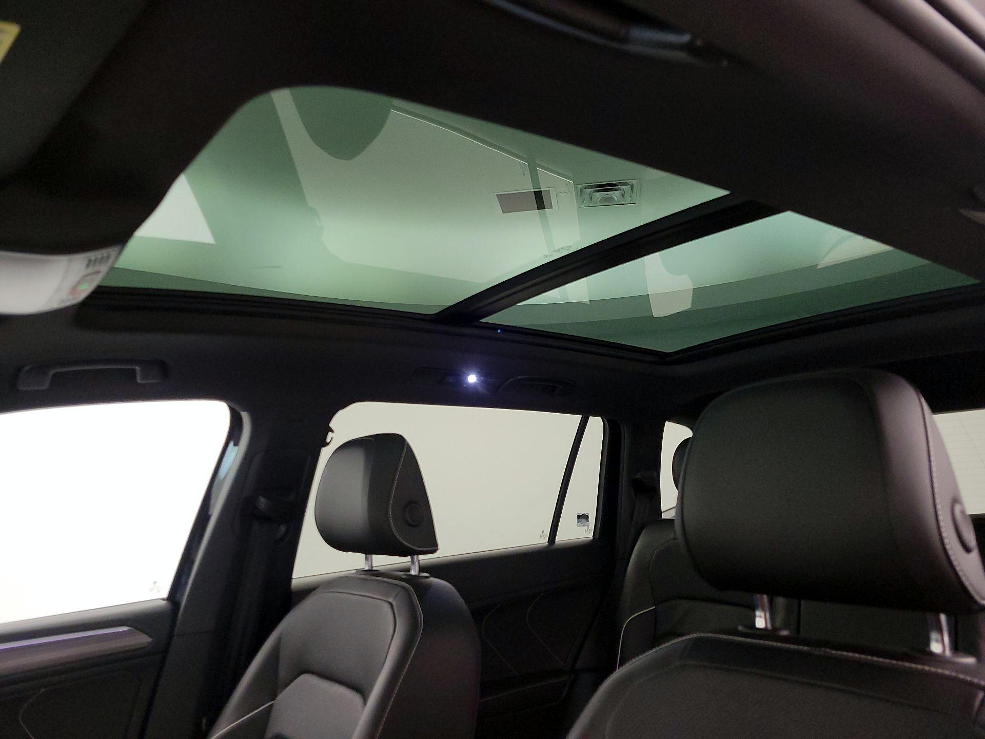 Thumbnail: 2022 Volkswagen Tiguan - 19