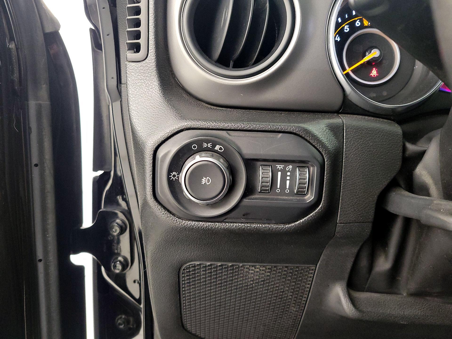 Thumbnail: 2022 Jeep Wrangler - 13