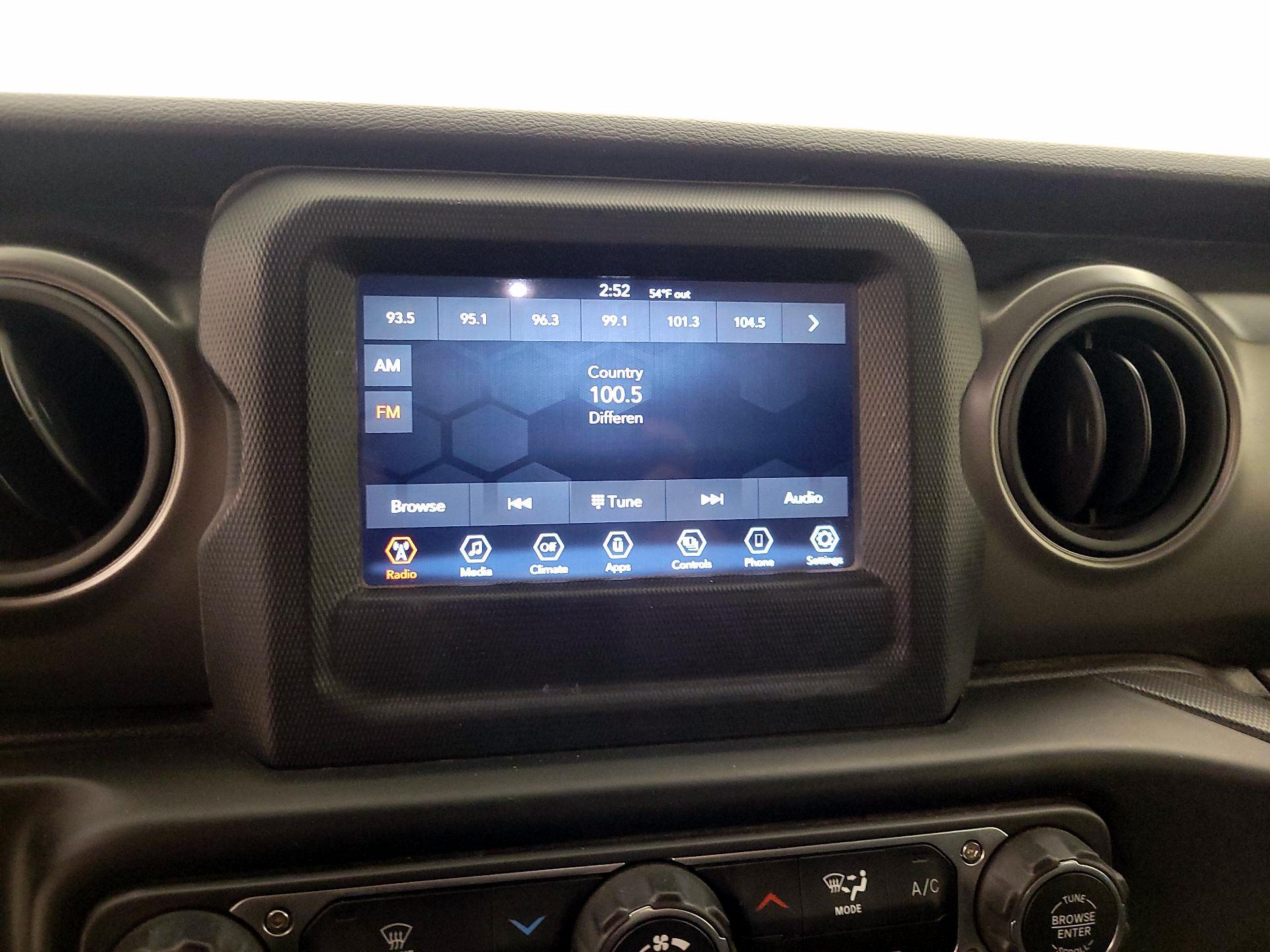 Thumbnail: 2022 Jeep Wrangler - 15