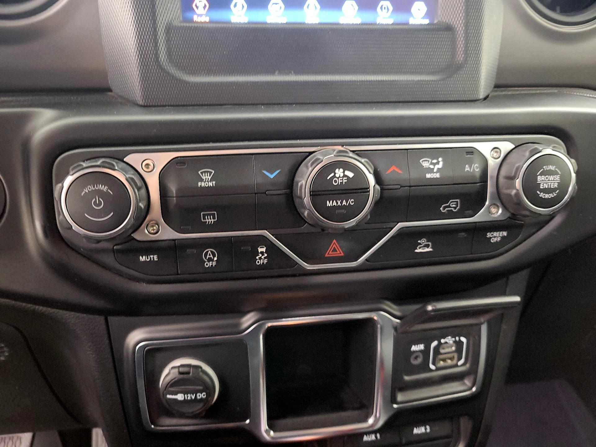 Thumbnail: 2022 Jeep Wrangler - 16