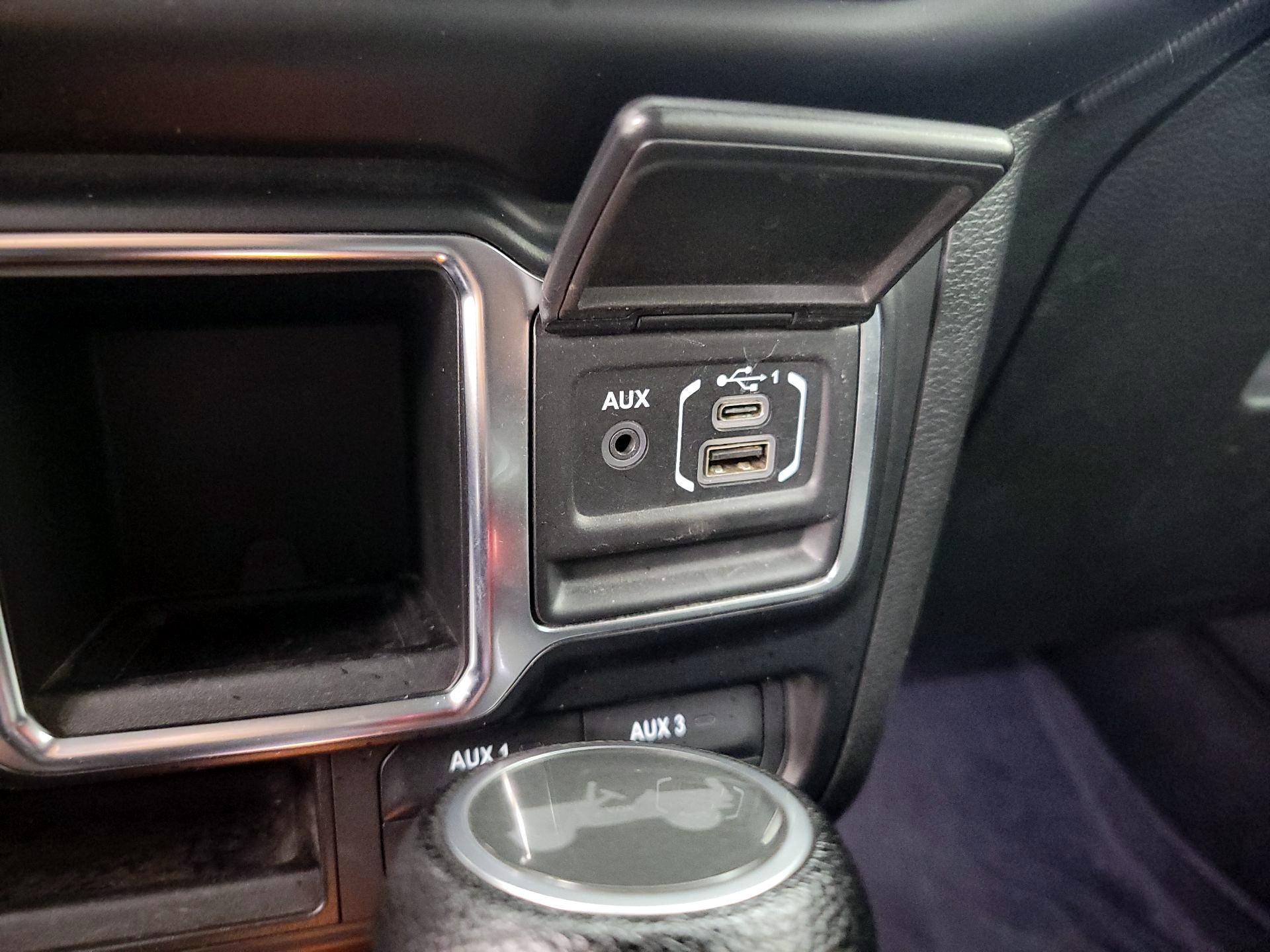 Thumbnail: 2022 Jeep Wrangler - 18