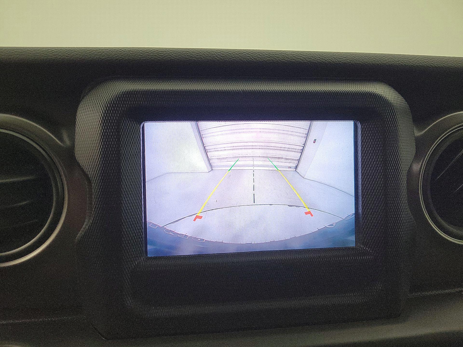 Thumbnail: 2022 Jeep Wrangler - 14