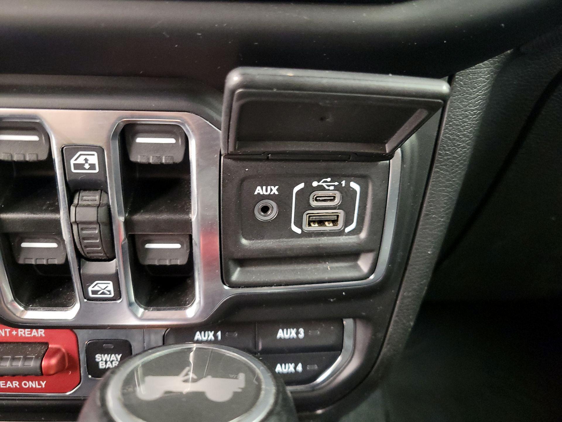 Thumbnail: 2022 Jeep Wrangler - 19