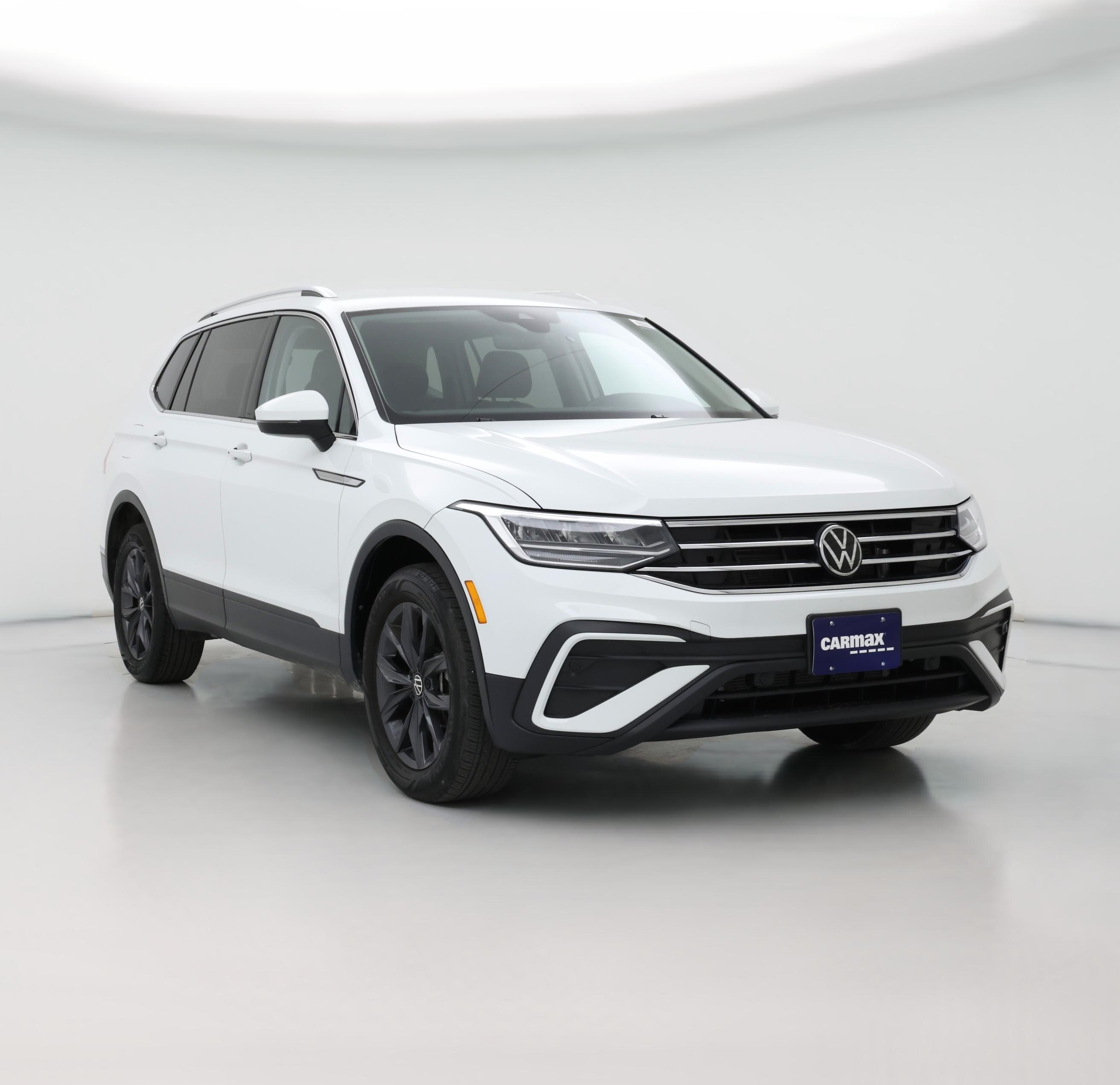 Thumbnail: 2022 Volkswagen Tiguan - 1