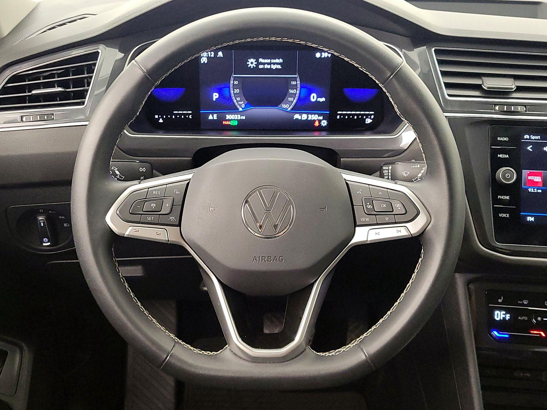 Thumbnail: 2022 Volkswagen Tiguan - 10