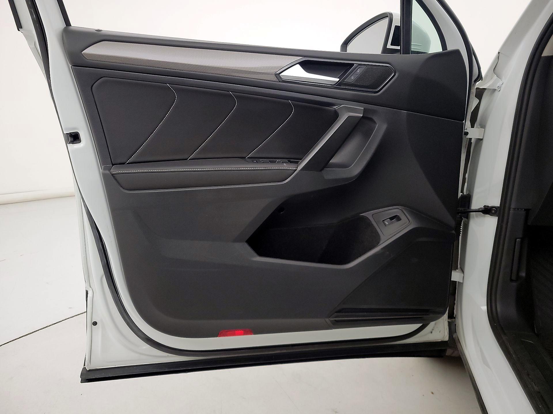 Thumbnail: 2022 Volkswagen Tiguan - 12