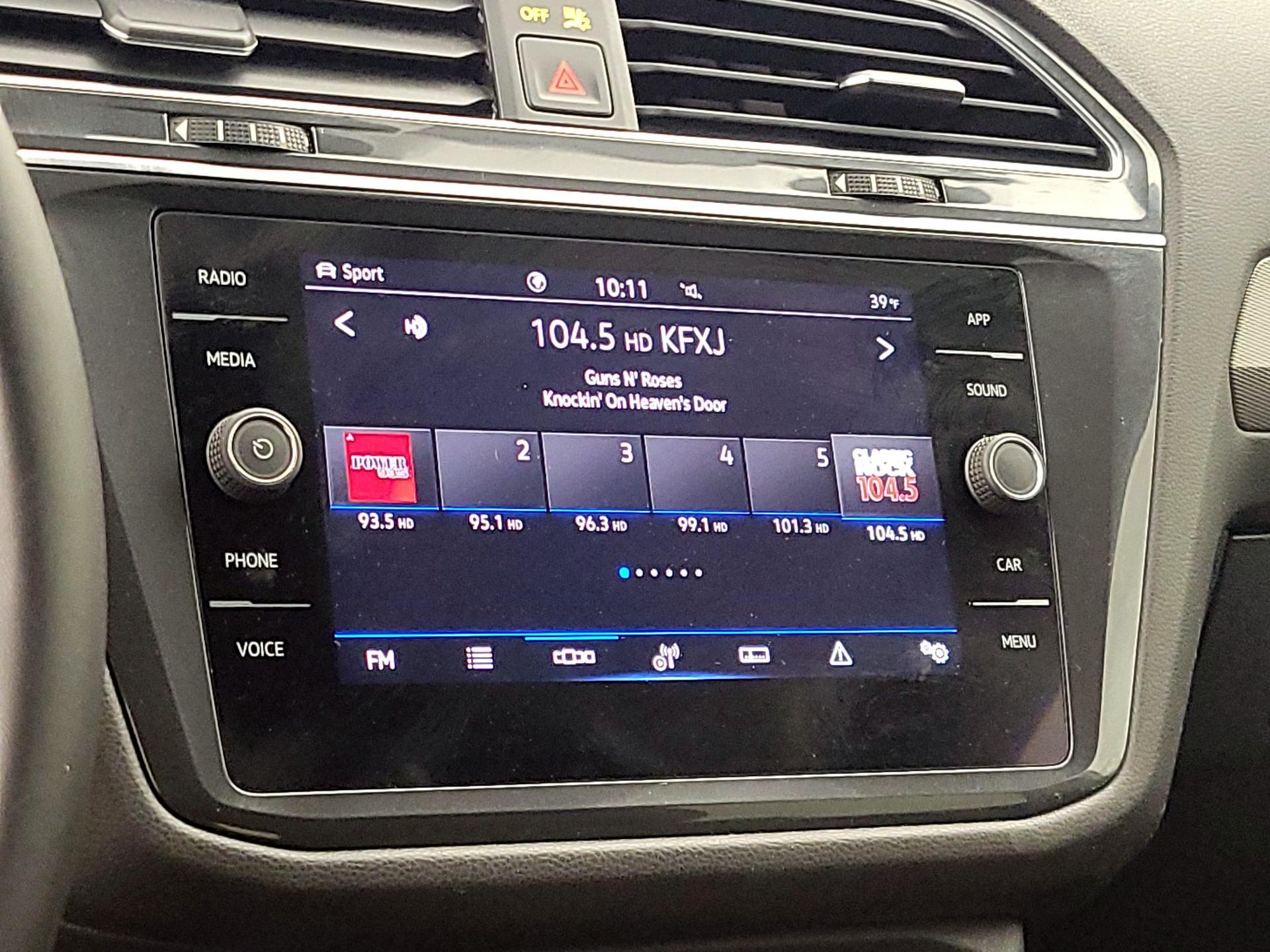 Thumbnail: 2022 Volkswagen Tiguan - 15