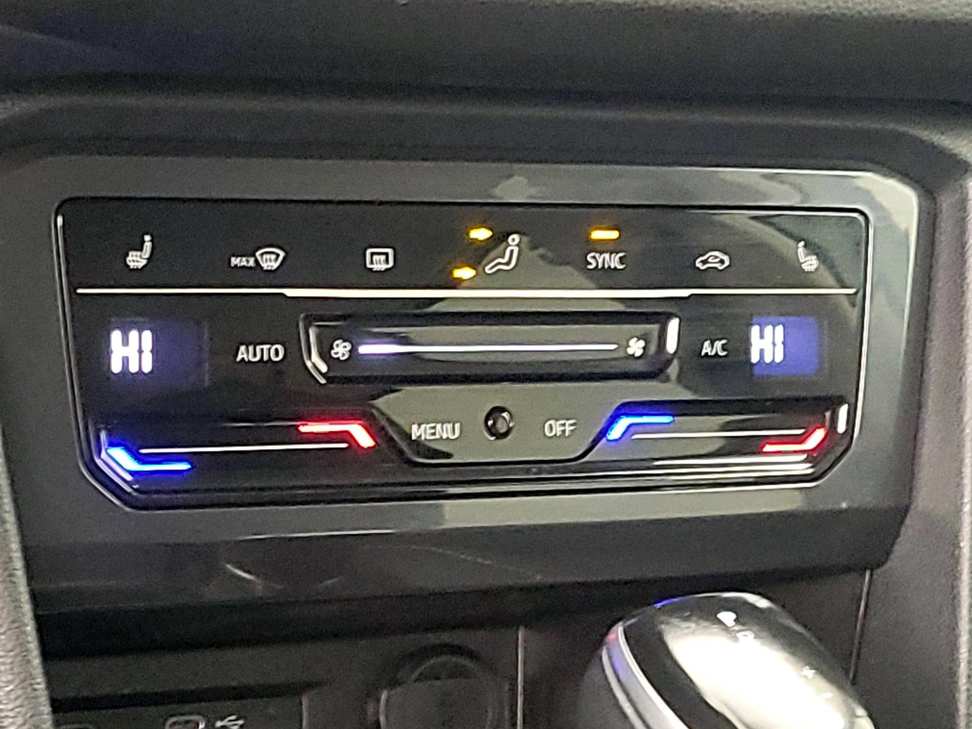 Thumbnail: 2022 Volkswagen Tiguan - 16