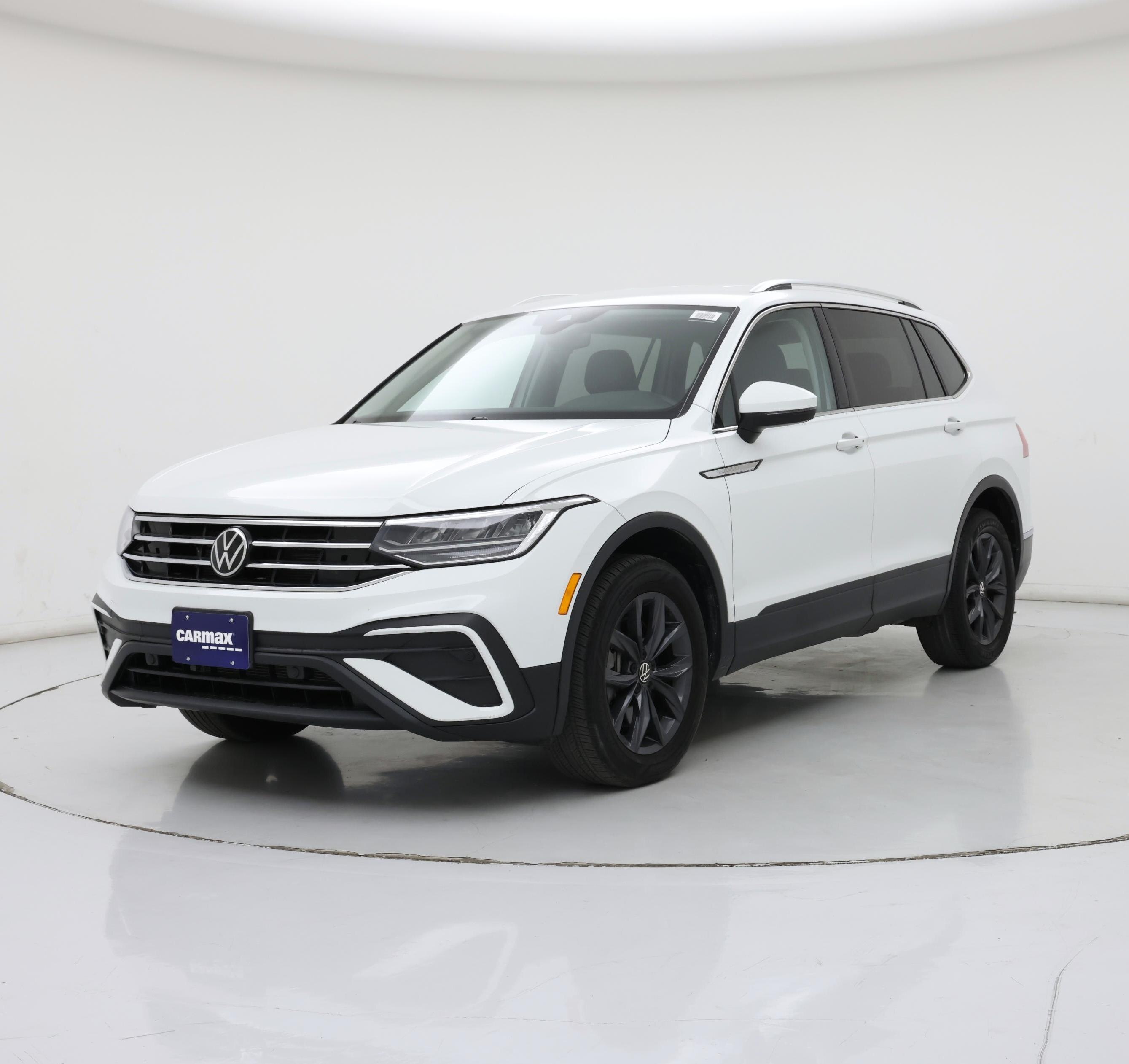 Thumbnail: 2022 Volkswagen Tiguan - 4