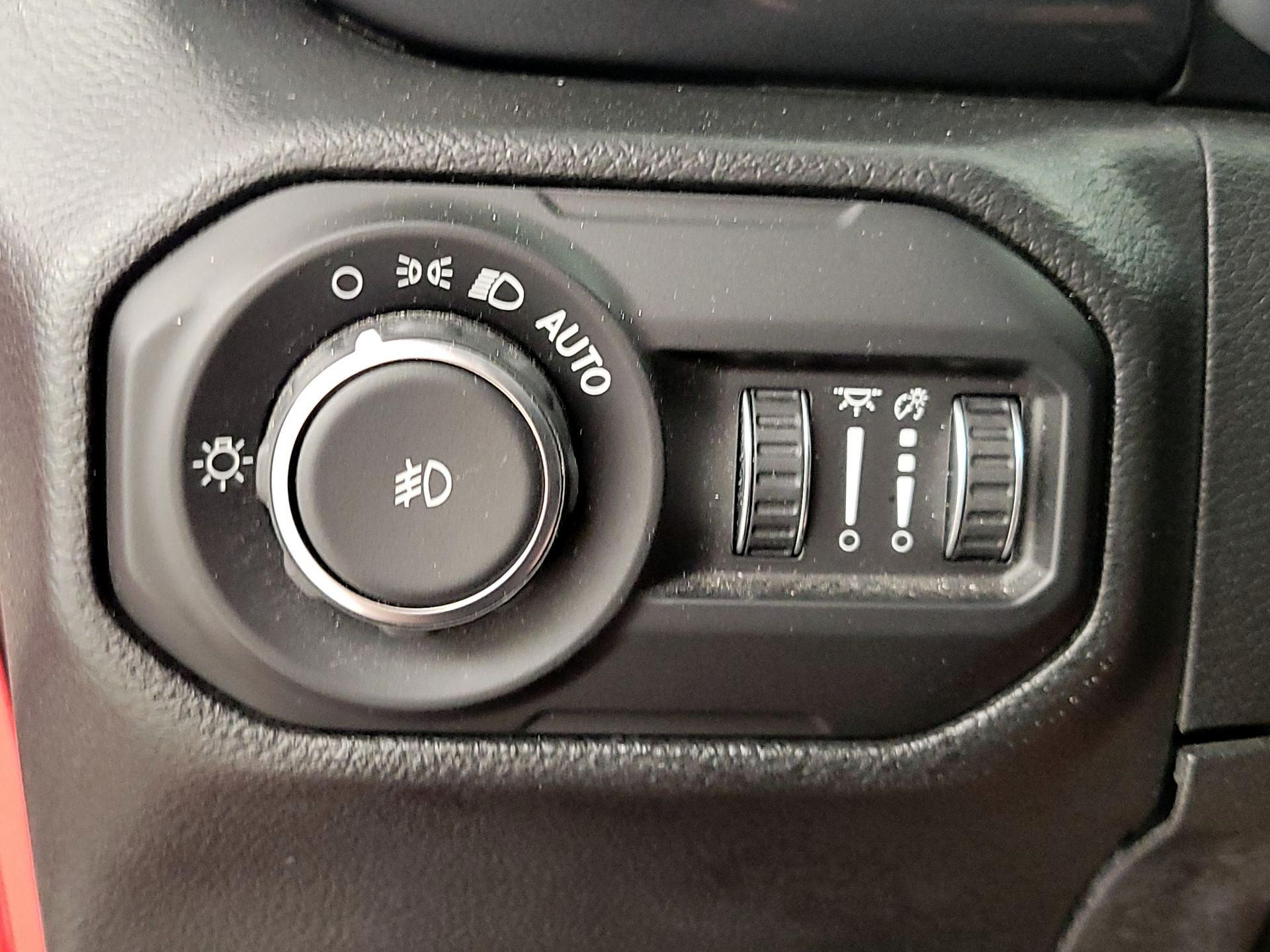 Thumbnail: 2021 Jeep Wrangler - 13