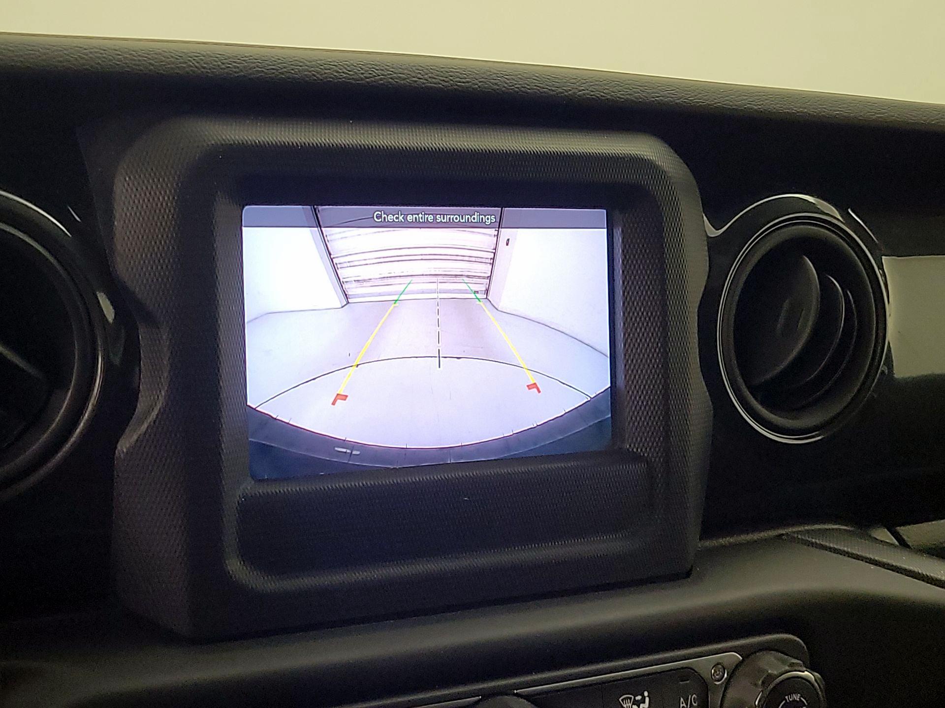 Thumbnail: 2021 Jeep Wrangler - 14