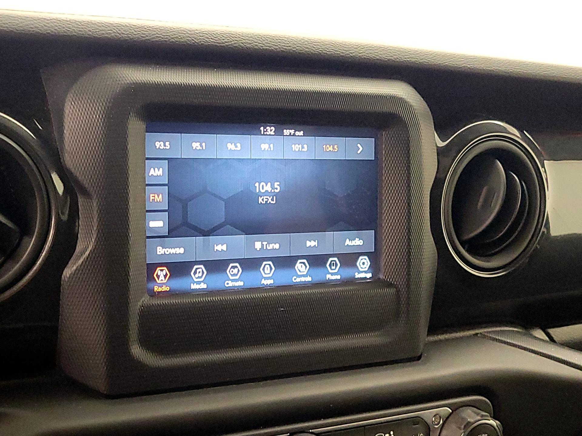 Thumbnail: 2021 Jeep Wrangler - 15