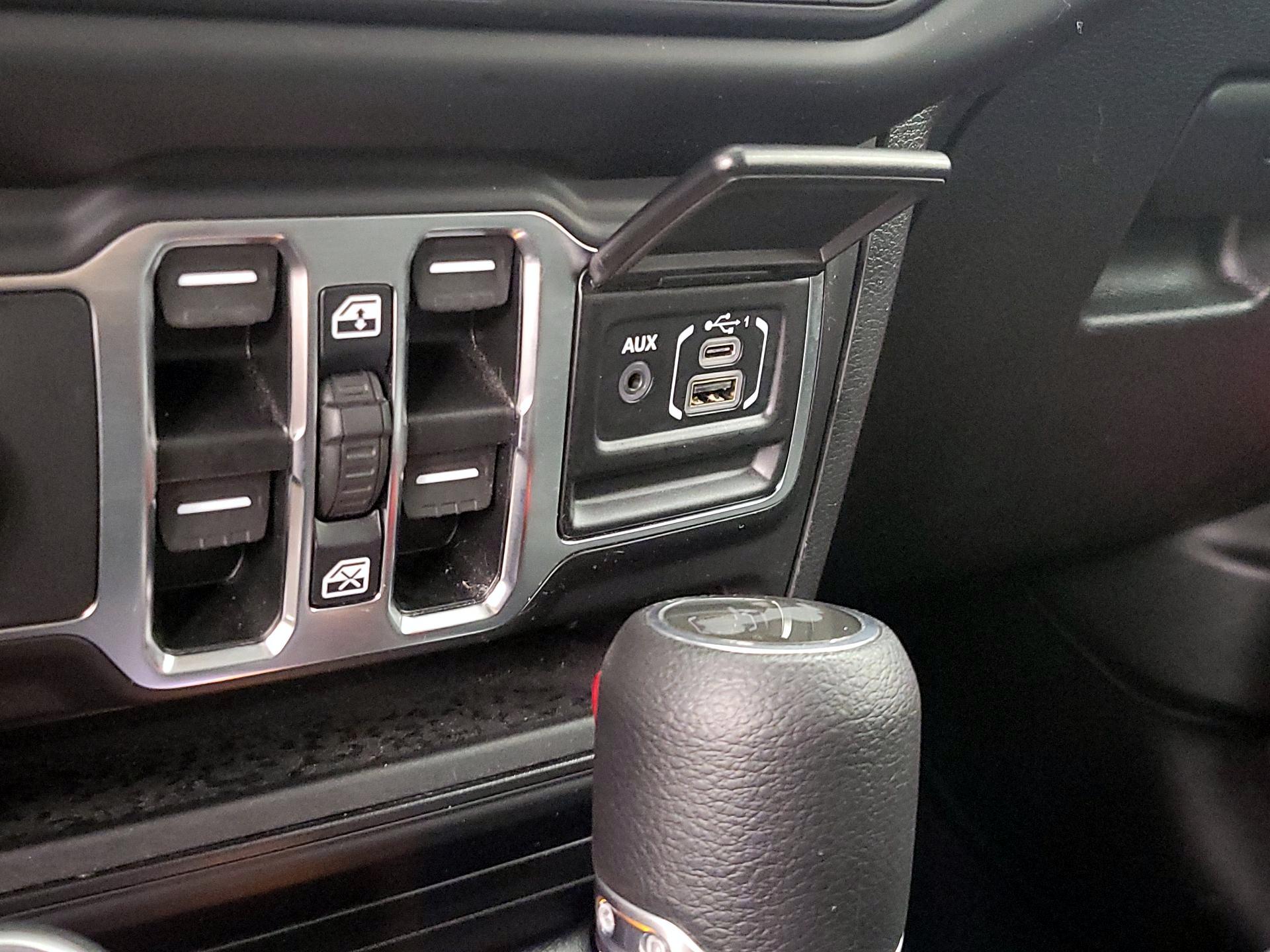 Thumbnail: 2021 Jeep Wrangler - 18