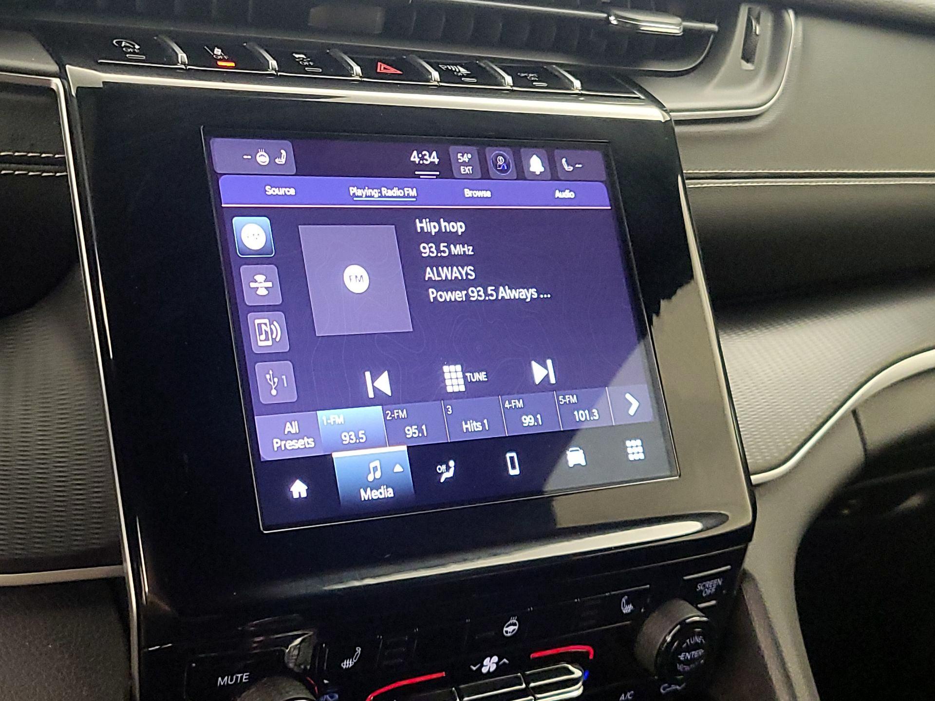 Thumbnail: 2023 Jeep Grand Cherokee - 15