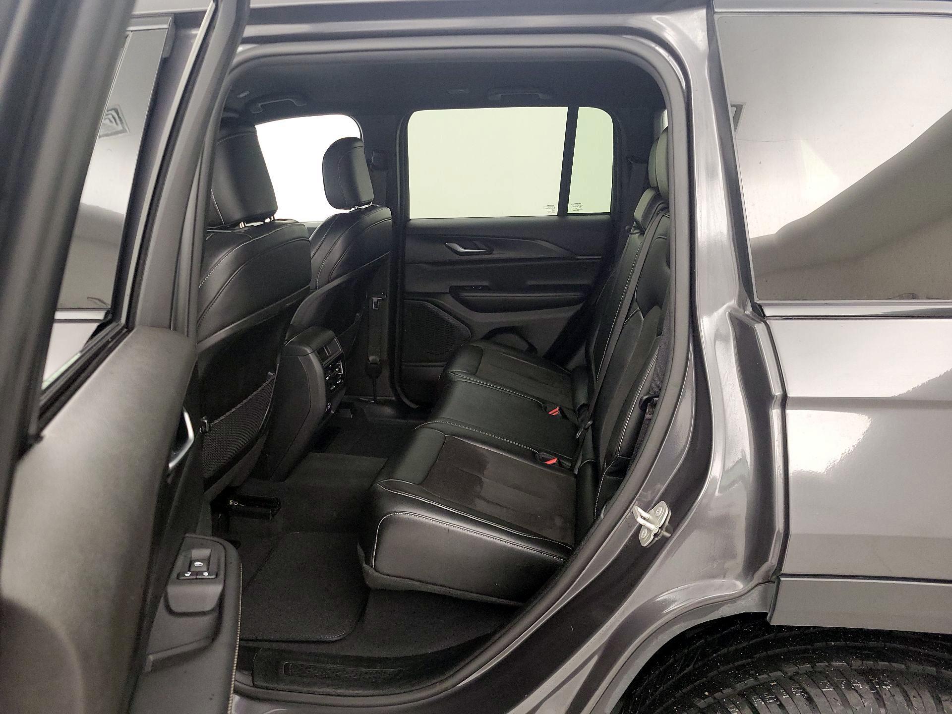 Thumbnail: 2023 Jeep Grand Cherokee - 19