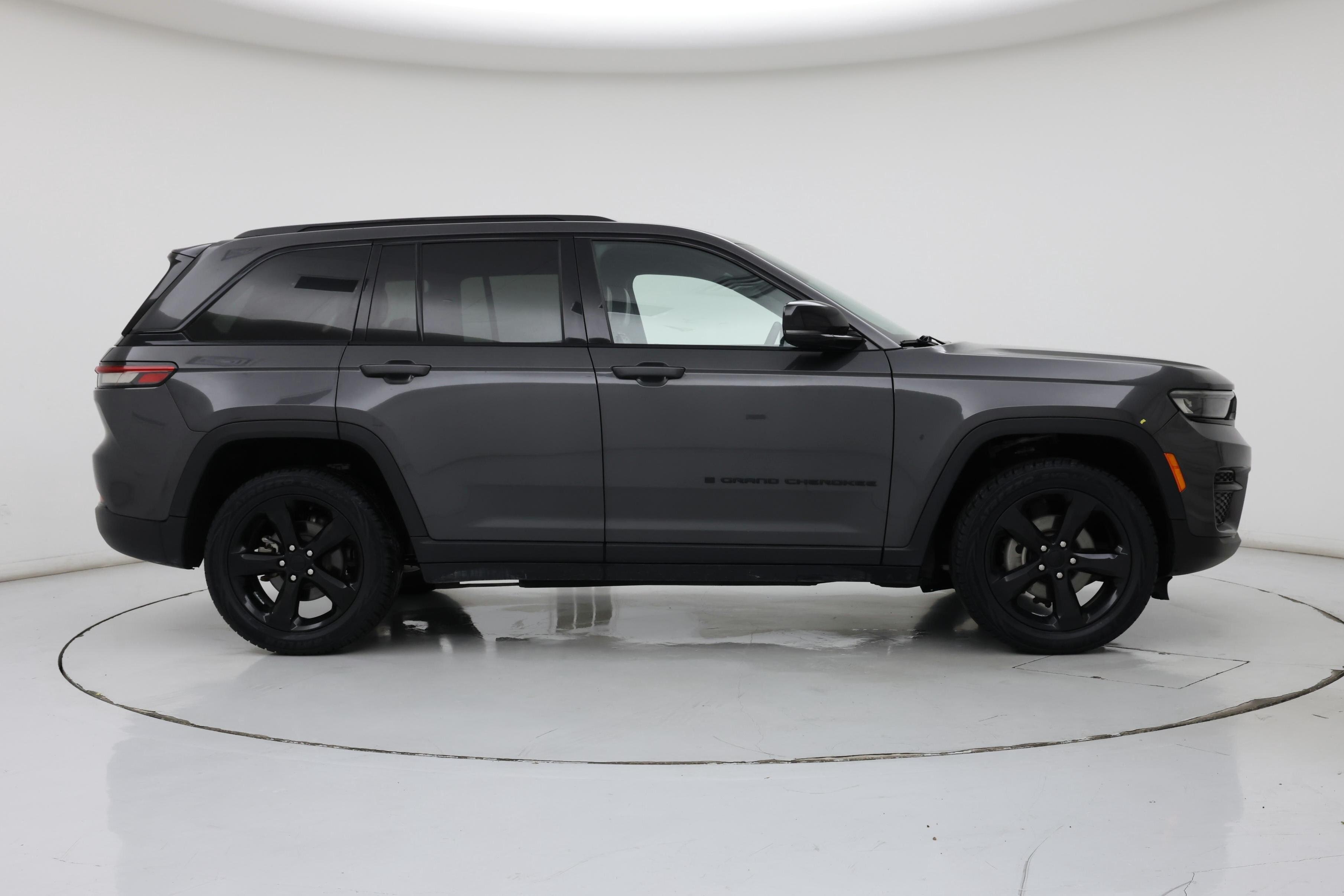 Thumbnail: 2023 Jeep Grand Cherokee - 7