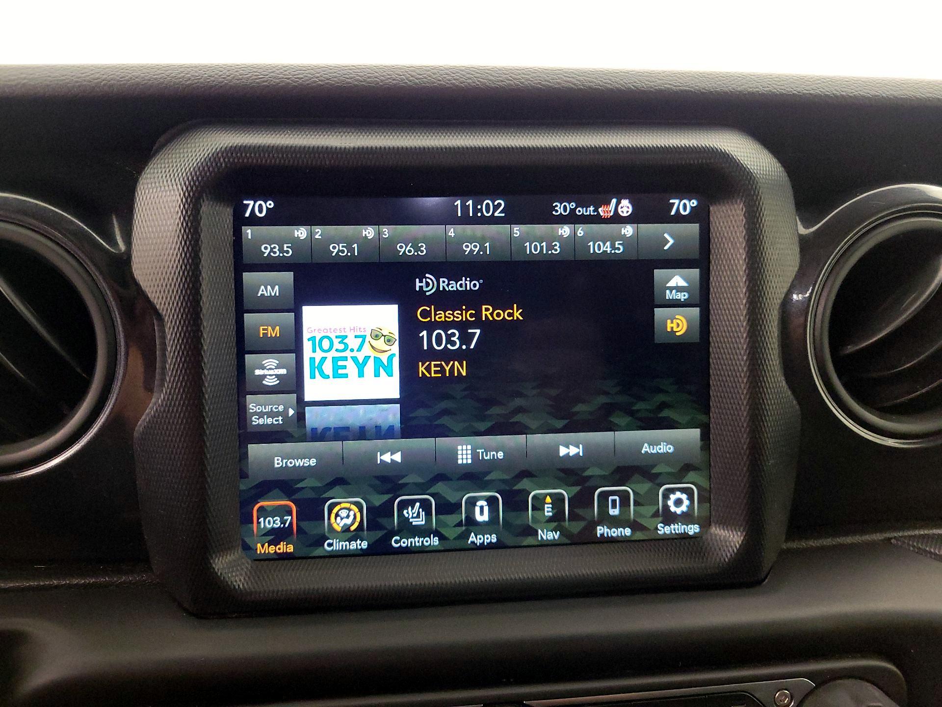 Thumbnail: 2022 Jeep Wrangler - 16