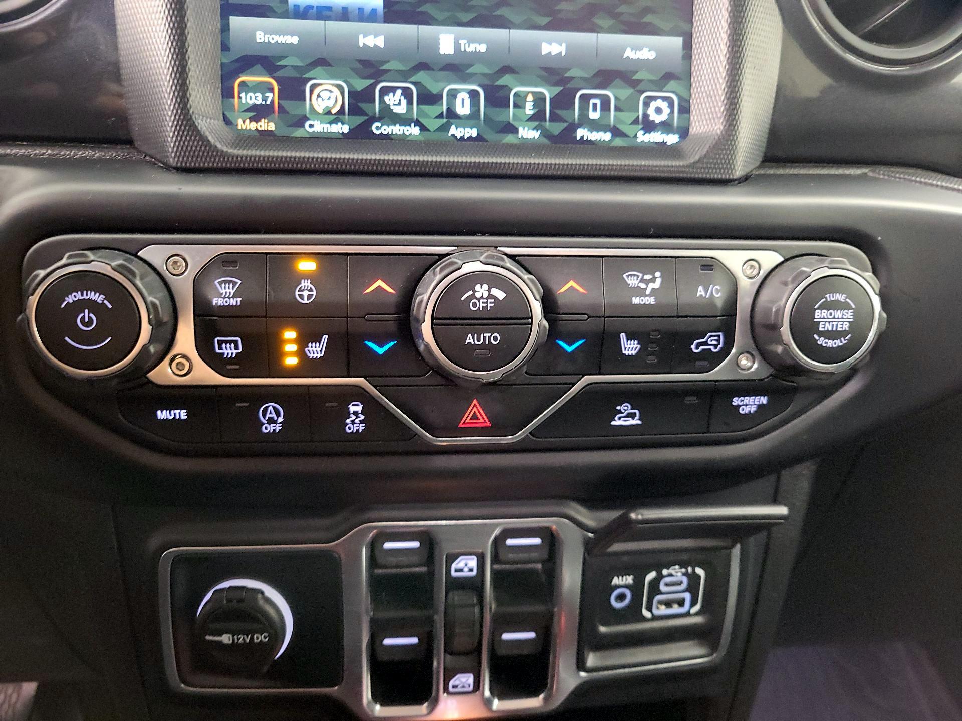 Thumbnail: 2022 Jeep Wrangler - 17