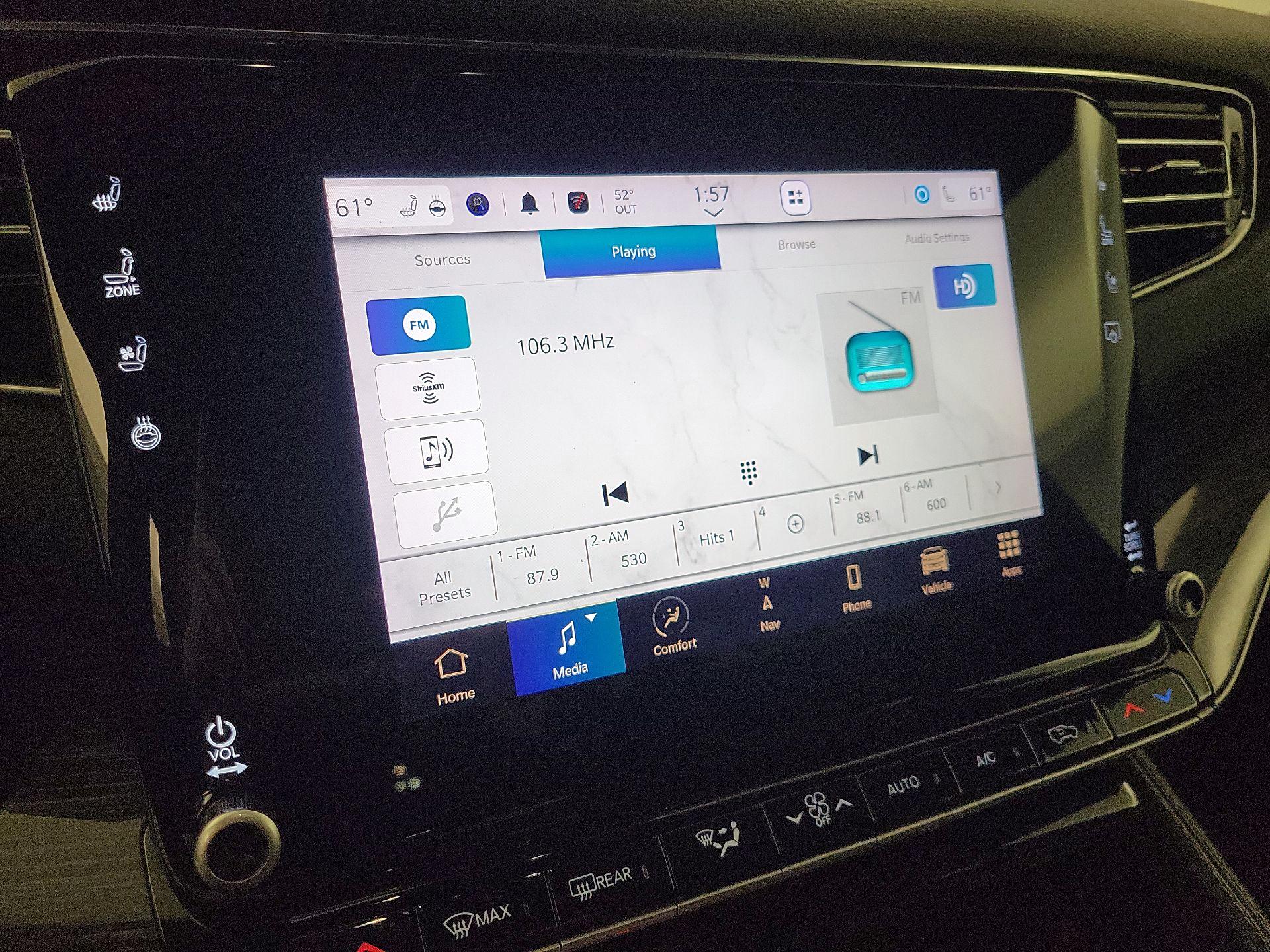 Thumbnail: 2022 Jeep Wagoneer - 16