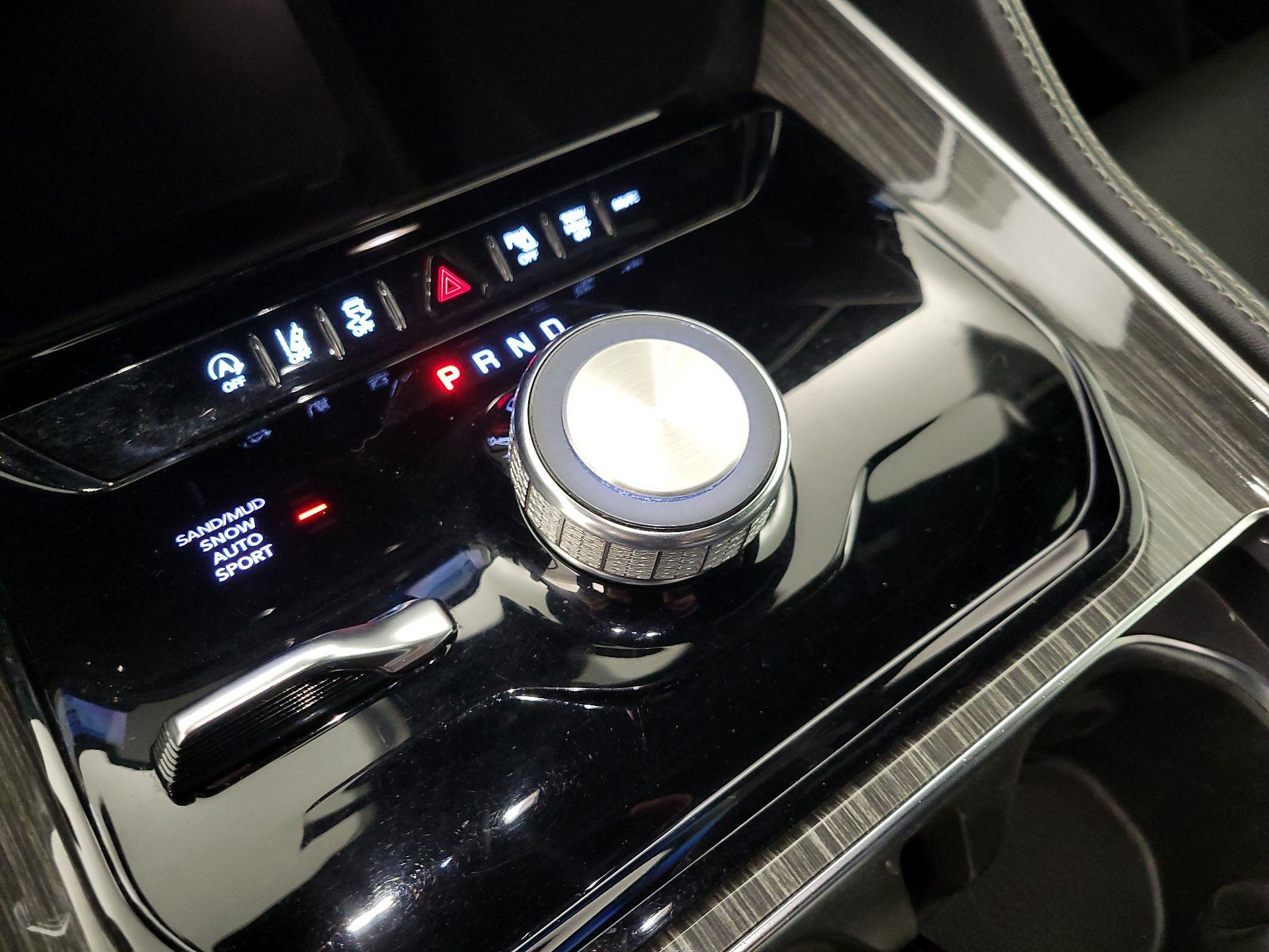 Thumbnail: 2022 Jeep Wagoneer - 18