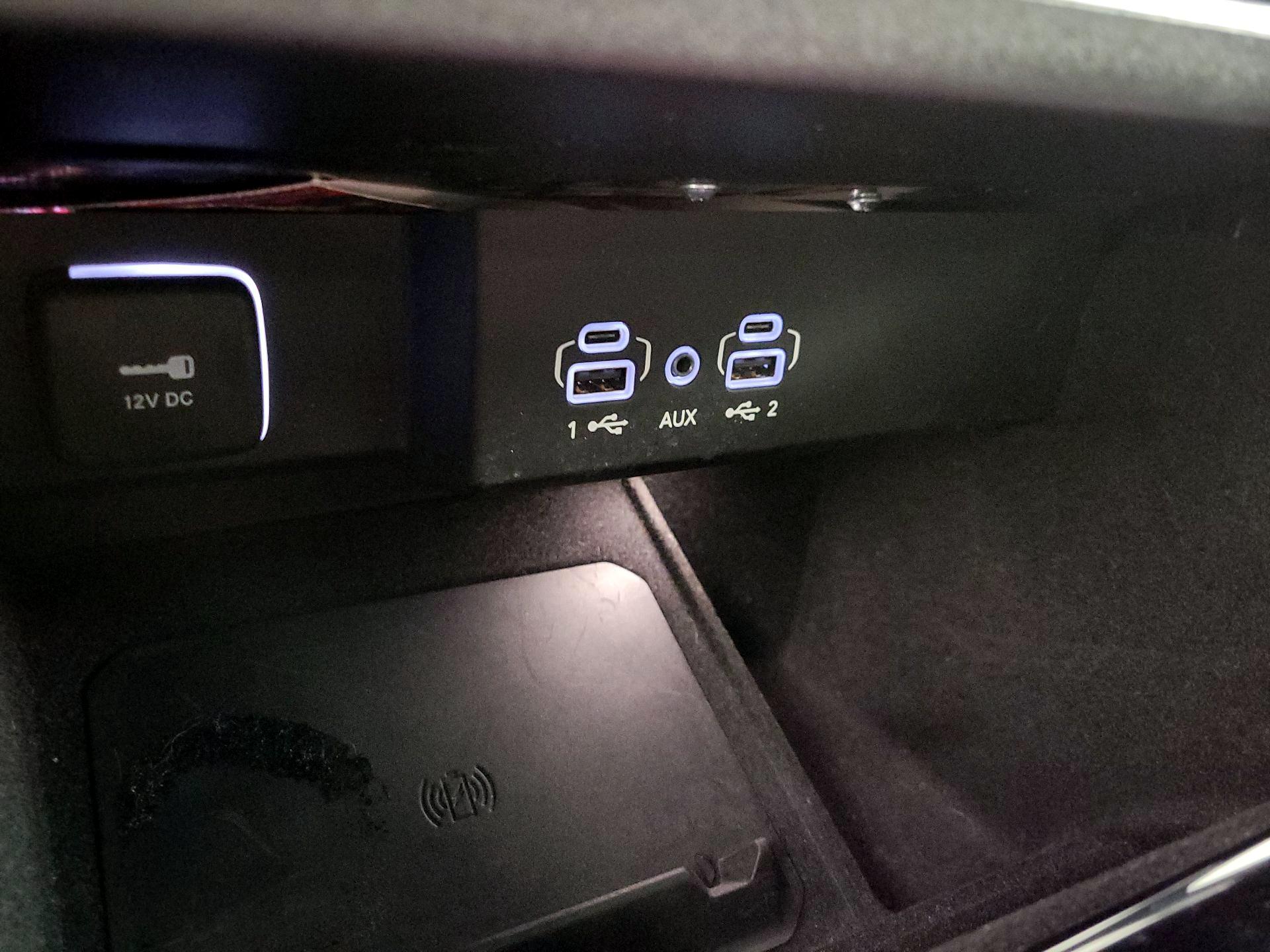 Thumbnail: 2022 Jeep Wagoneer - 19