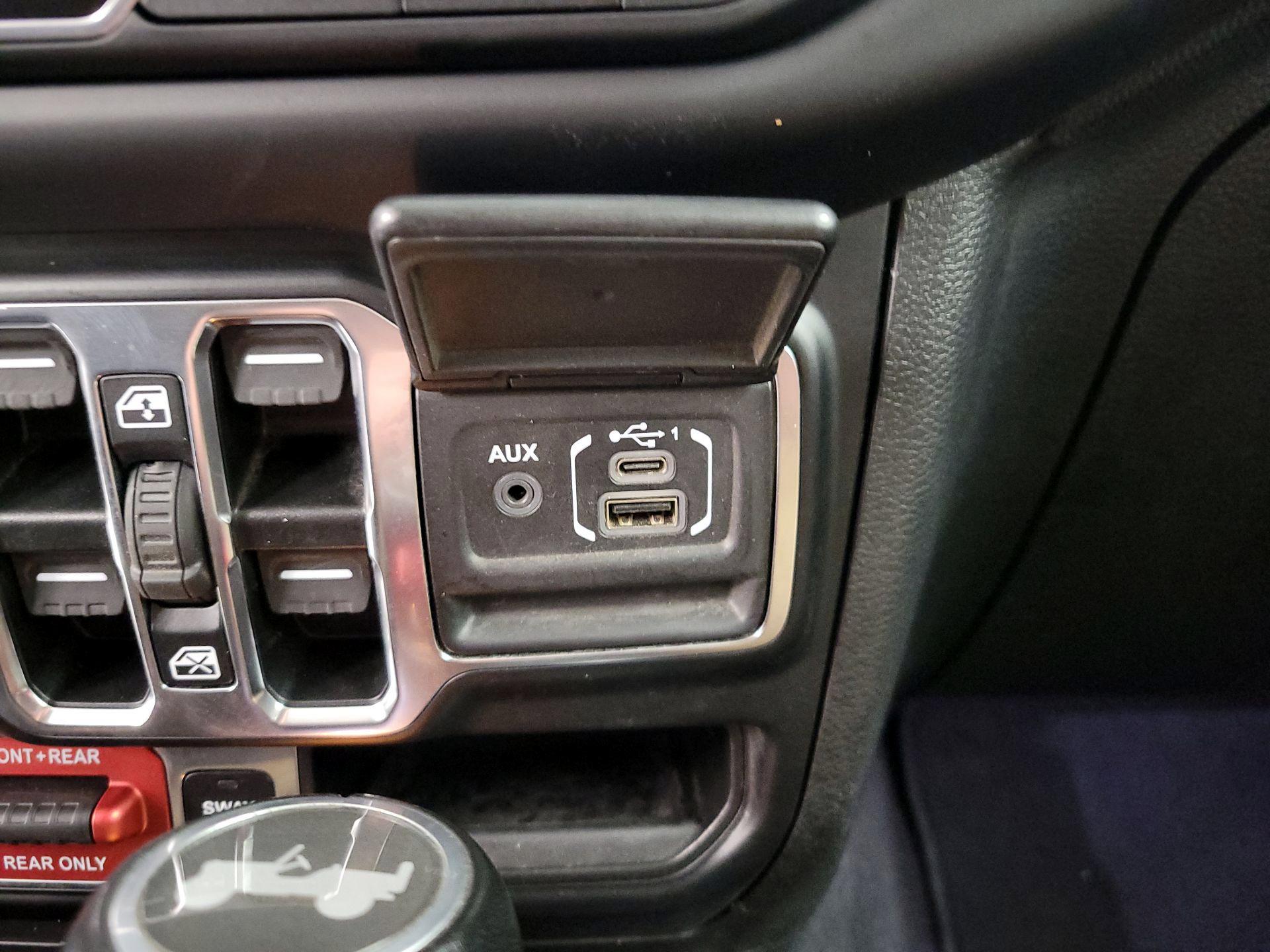 Thumbnail: 2021 Jeep Wrangler - 19