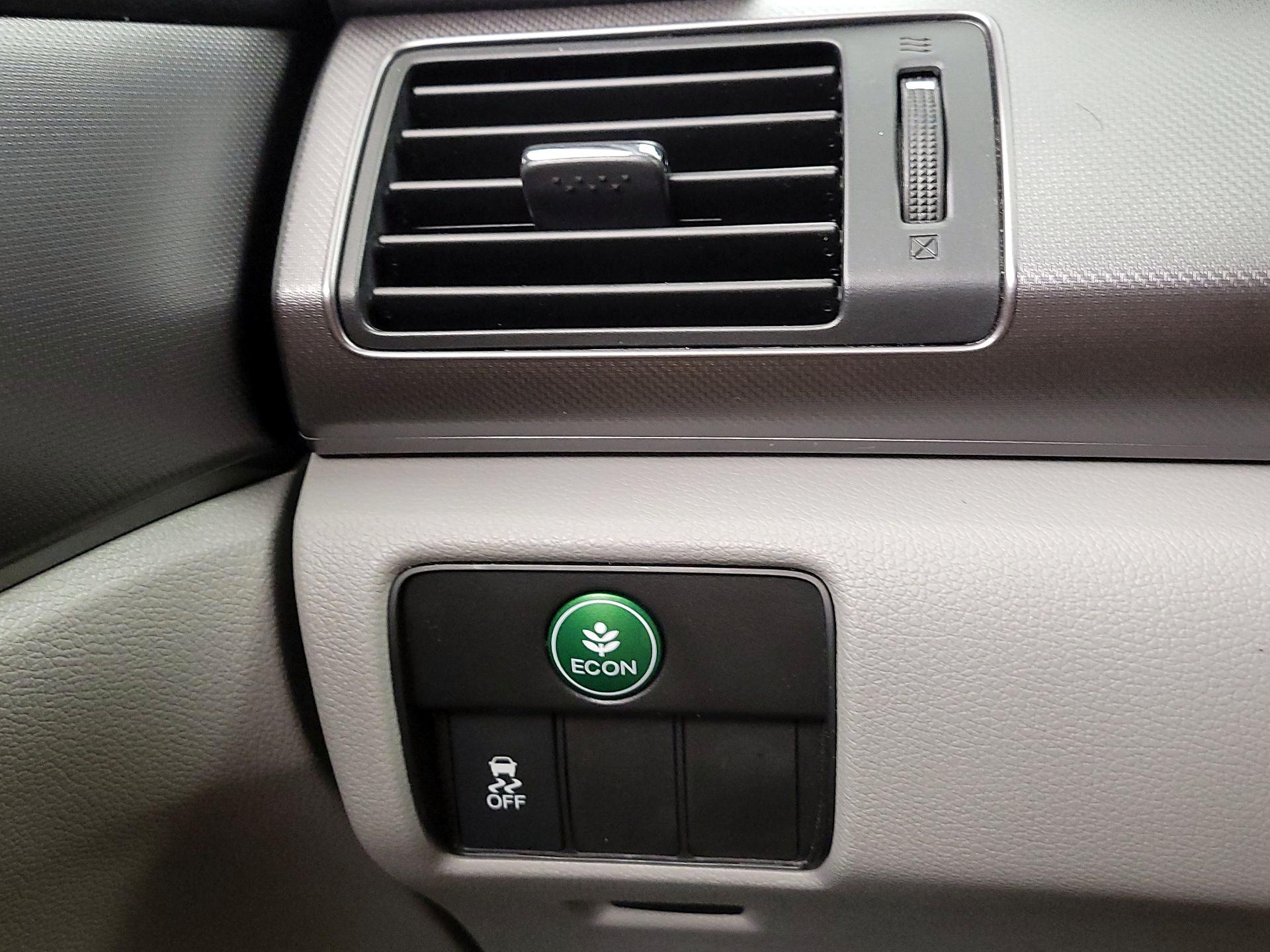 Thumbnail: 2015 Honda Accord - 13