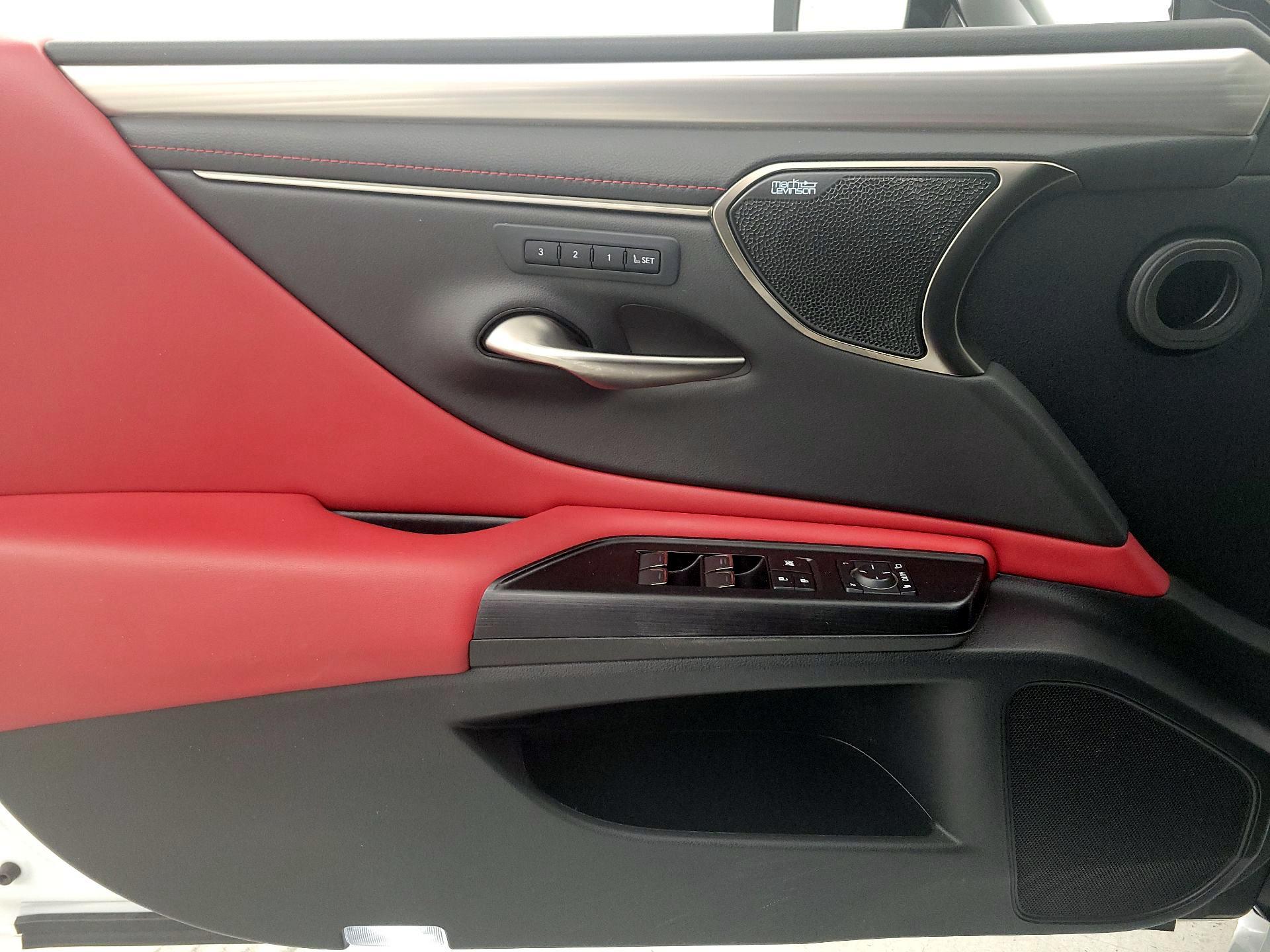 Thumbnail: 2021 Lexus ES - 12