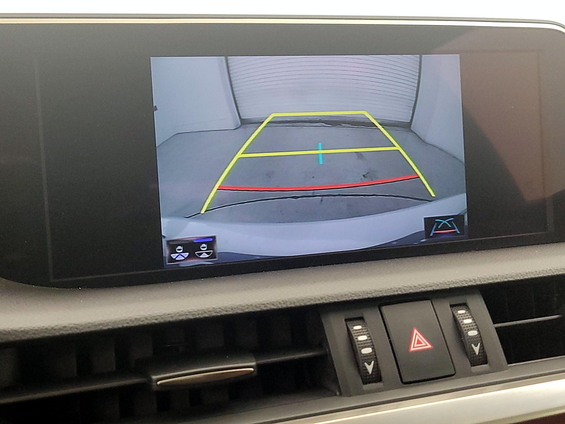 Thumbnail: 2021 Lexus ES - 15